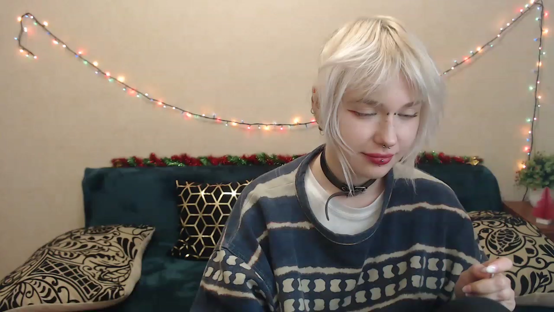 Gallery image thumbnail from Killinna's myfreecams stream on, 12/15/2022, 18:01 image 13 of 20