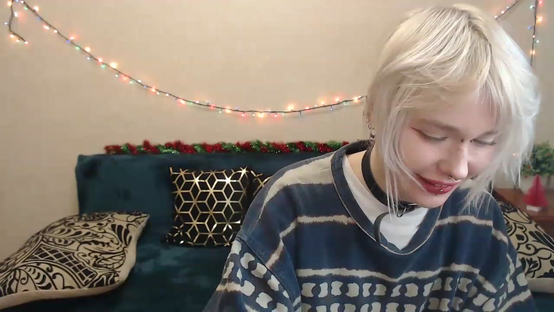Gallery image thumbnail from Killinna's myfreecams stream on, 12/15/2022, 18:01 image 9 of 20