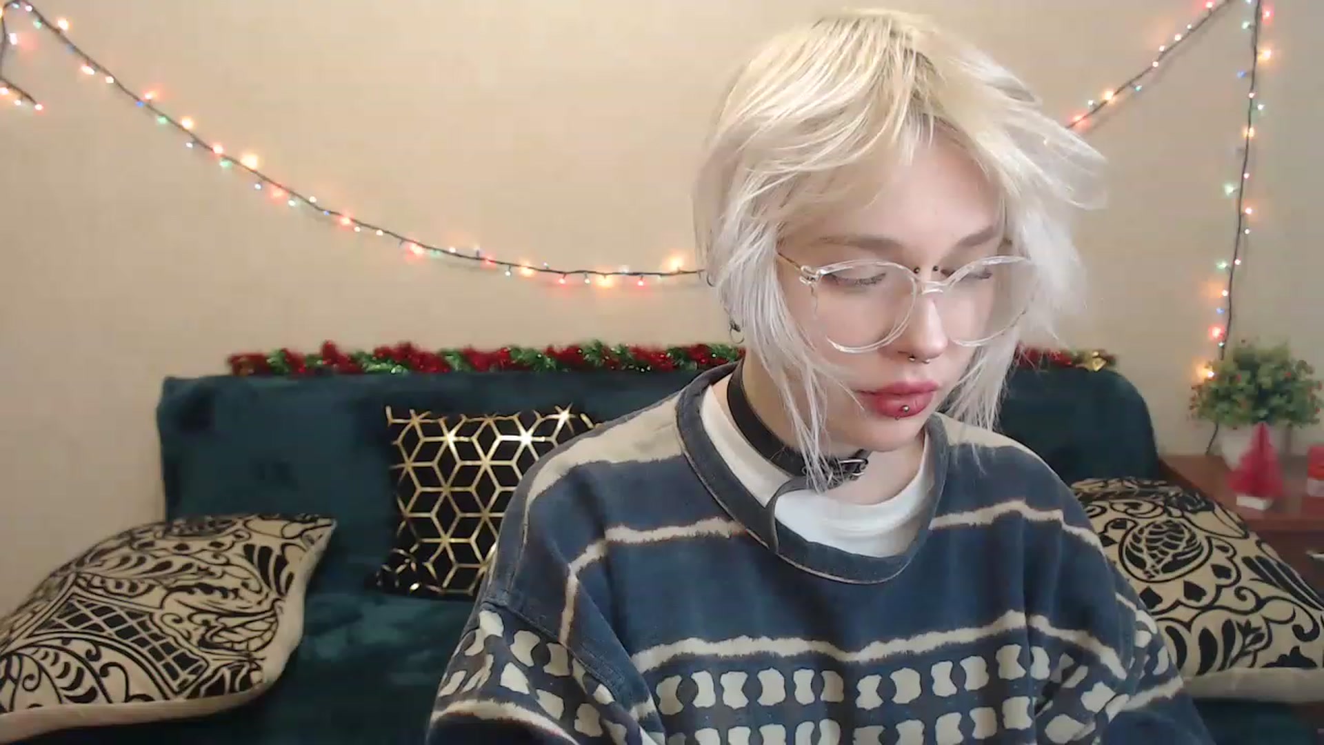 Gallery image thumbnail from Killinna's myfreecams stream on, 12/15/2022, 18:01 image 18 of 20