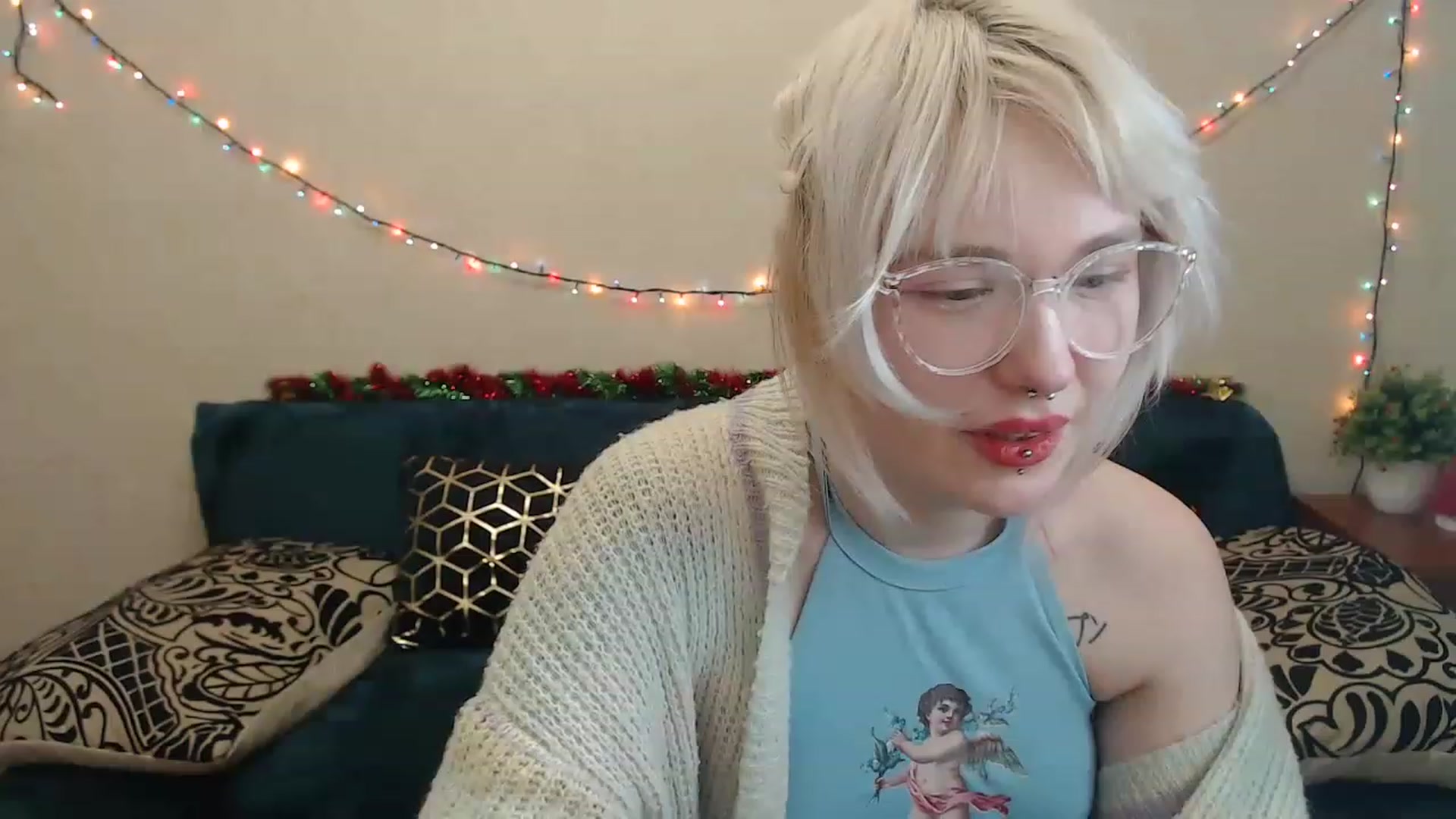 Gallery image thumbnail from Killinna's myfreecams stream on, 12/18/2022, 15:00 image 11 of 20