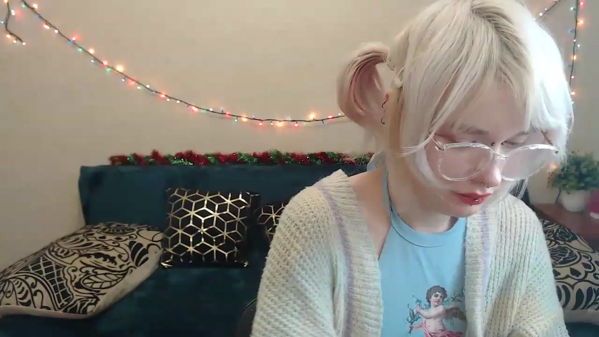 Gallery image thumbnail from Killinna's myfreecams stream on, 12/18/2022, 15:00 image 17 of 20