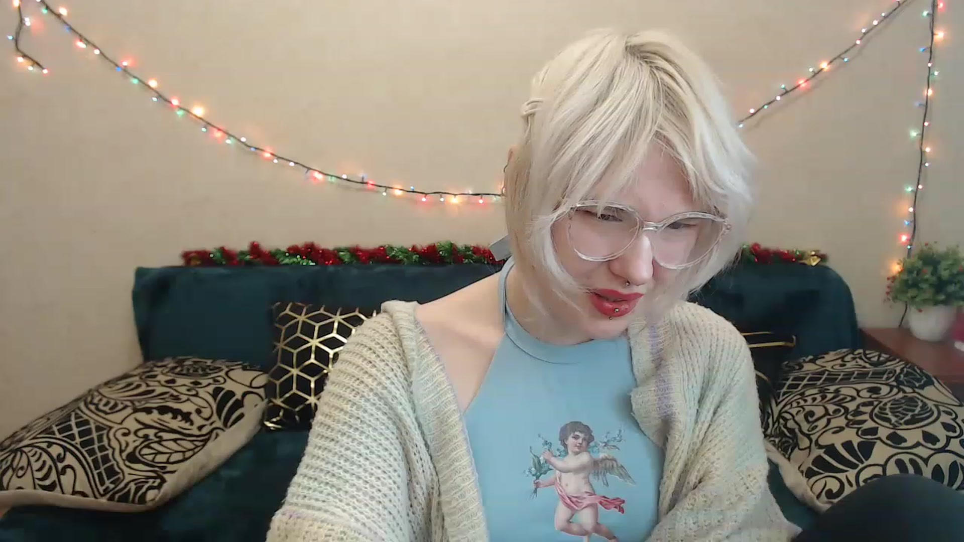 Gallery image thumbnail from Killinna's myfreecams stream on, 12/18/2022, 15:00 image 5 of 20