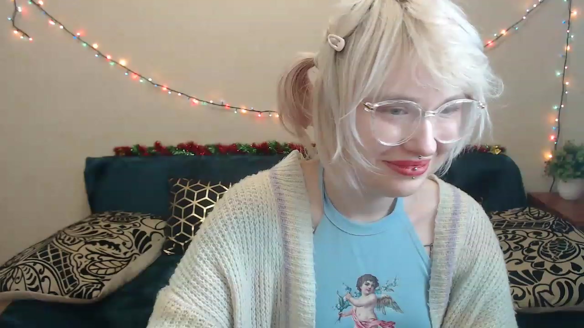 Gallery image thumbnail from Killinna's myfreecams stream on, 12/18/2022, 17:58 image 17 of 20