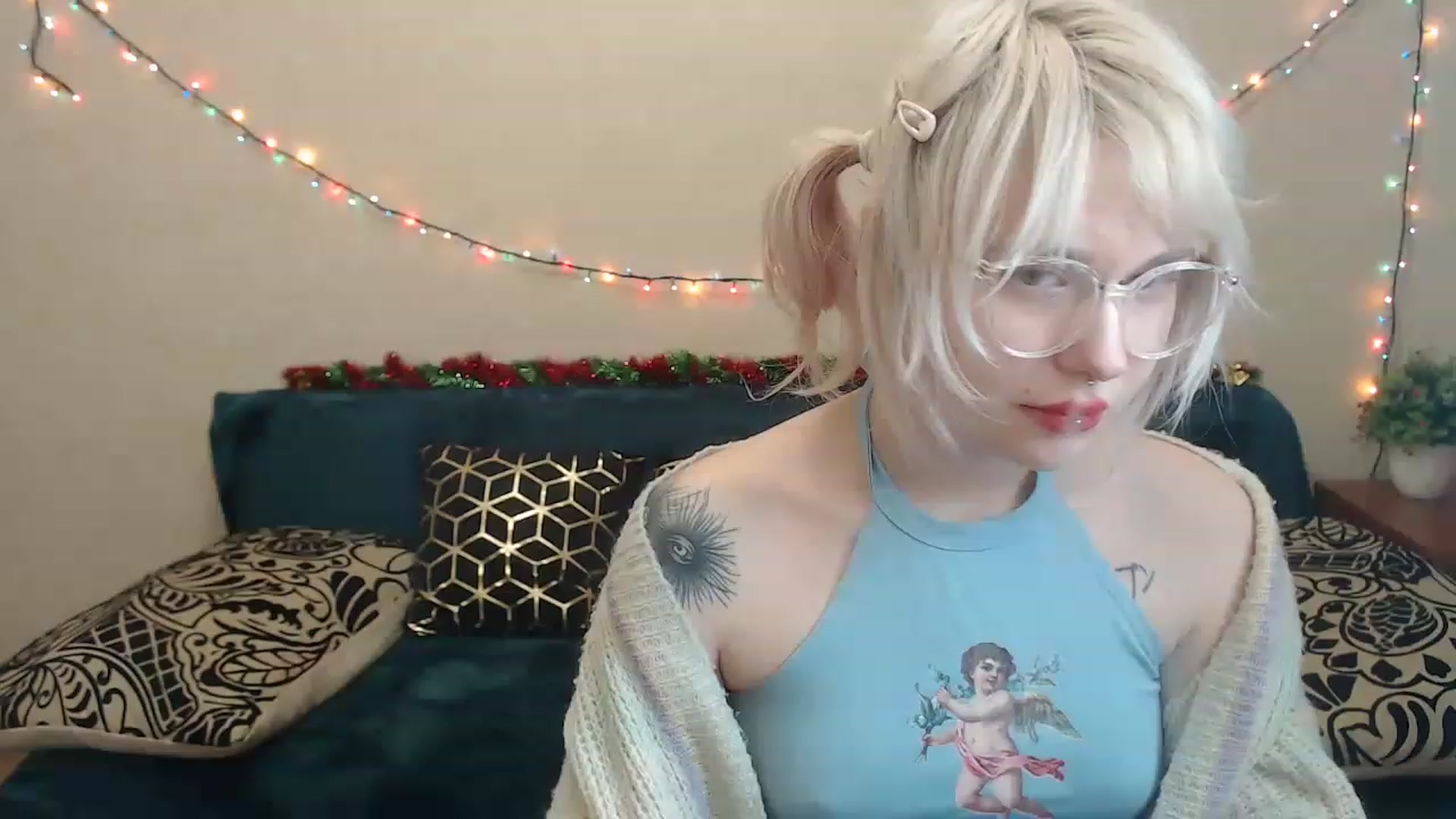 Gallery image thumbnail from Killinna's myfreecams stream on, 12/18/2022, 17:58 image 19 of 20