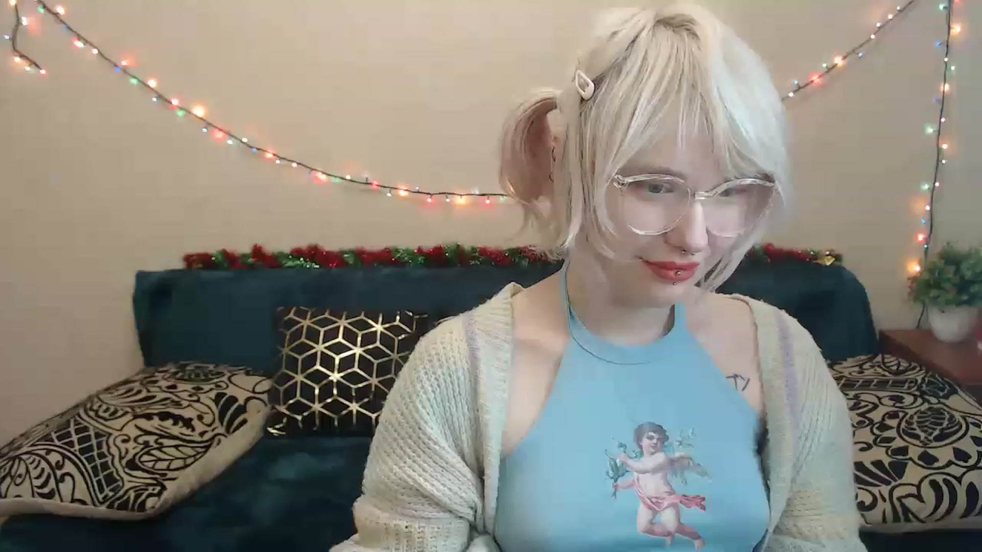 Gallery image thumbnail from Killinna's myfreecams stream on, 12/18/2022, 17:58 image 8 of 20
