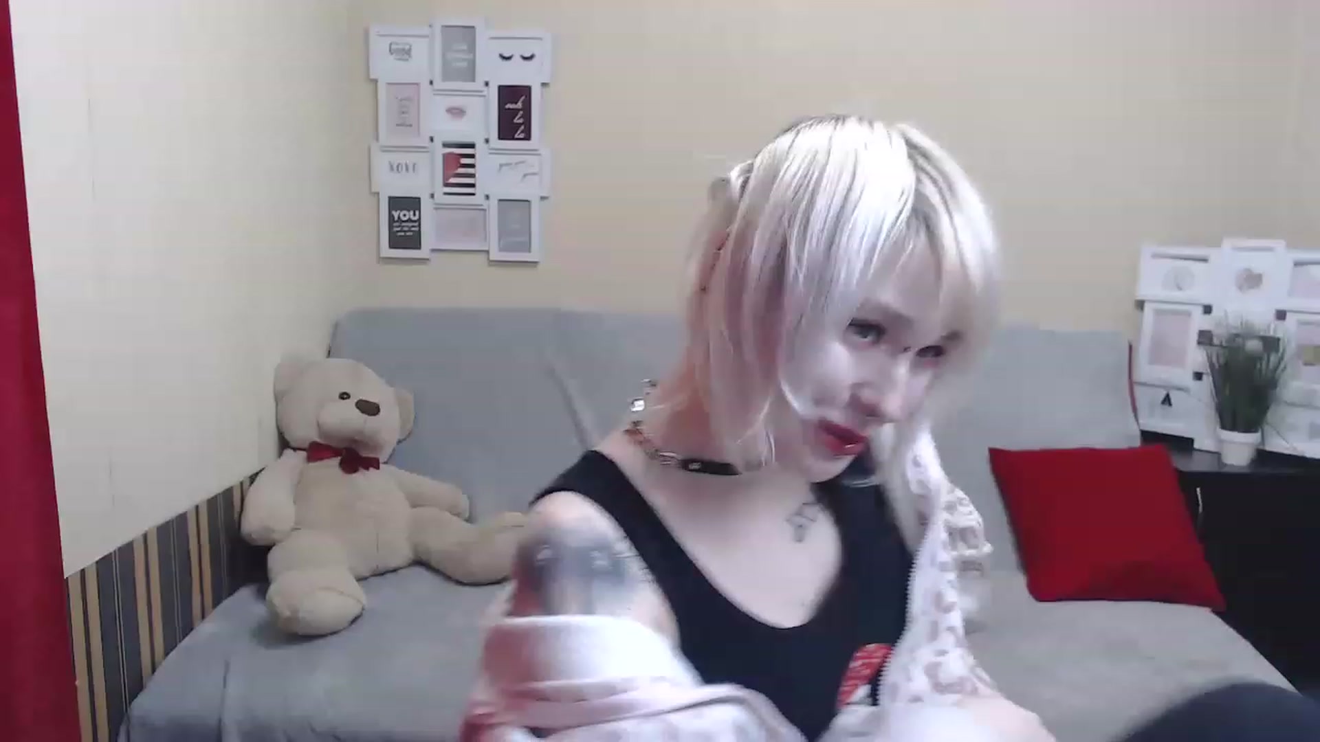 Gallery image thumbnail from Killinna's myfreecams stream on, 12/25/2022, 15:48 image 17 of 20
