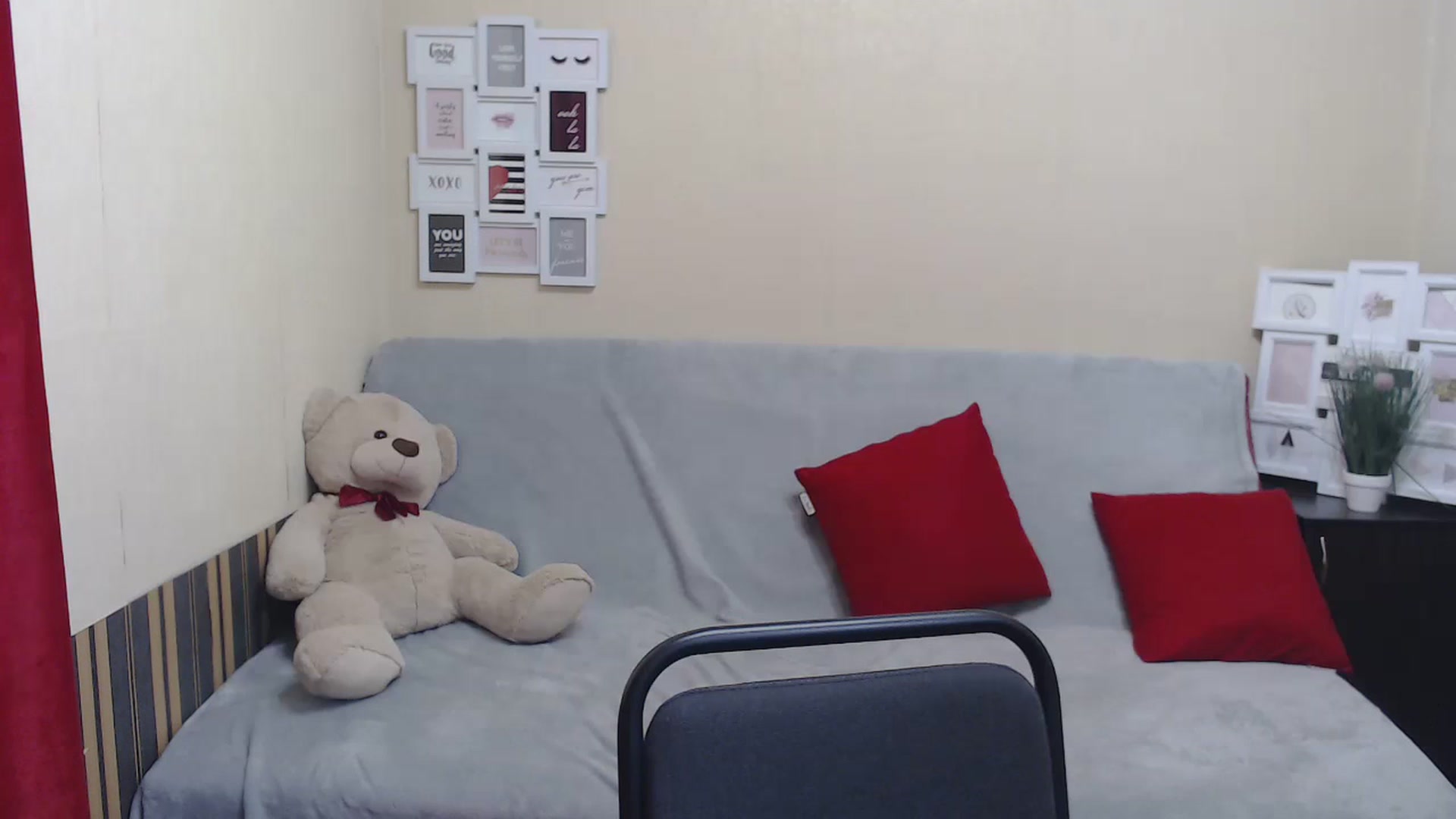Gallery image thumbnail from Killinna's myfreecams stream on, 12/25/2022, 15:48 image 18 of 20