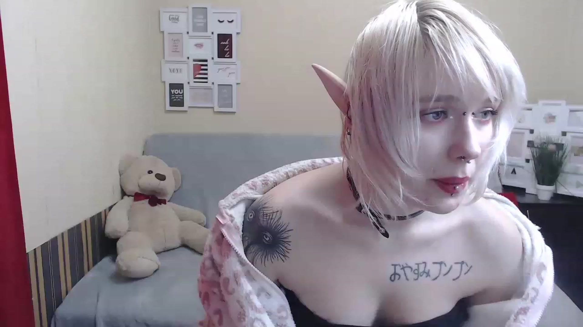 Gallery image thumbnail from Killinna's myfreecams stream on, 12/25/2022, 18:39 image 6 of 20