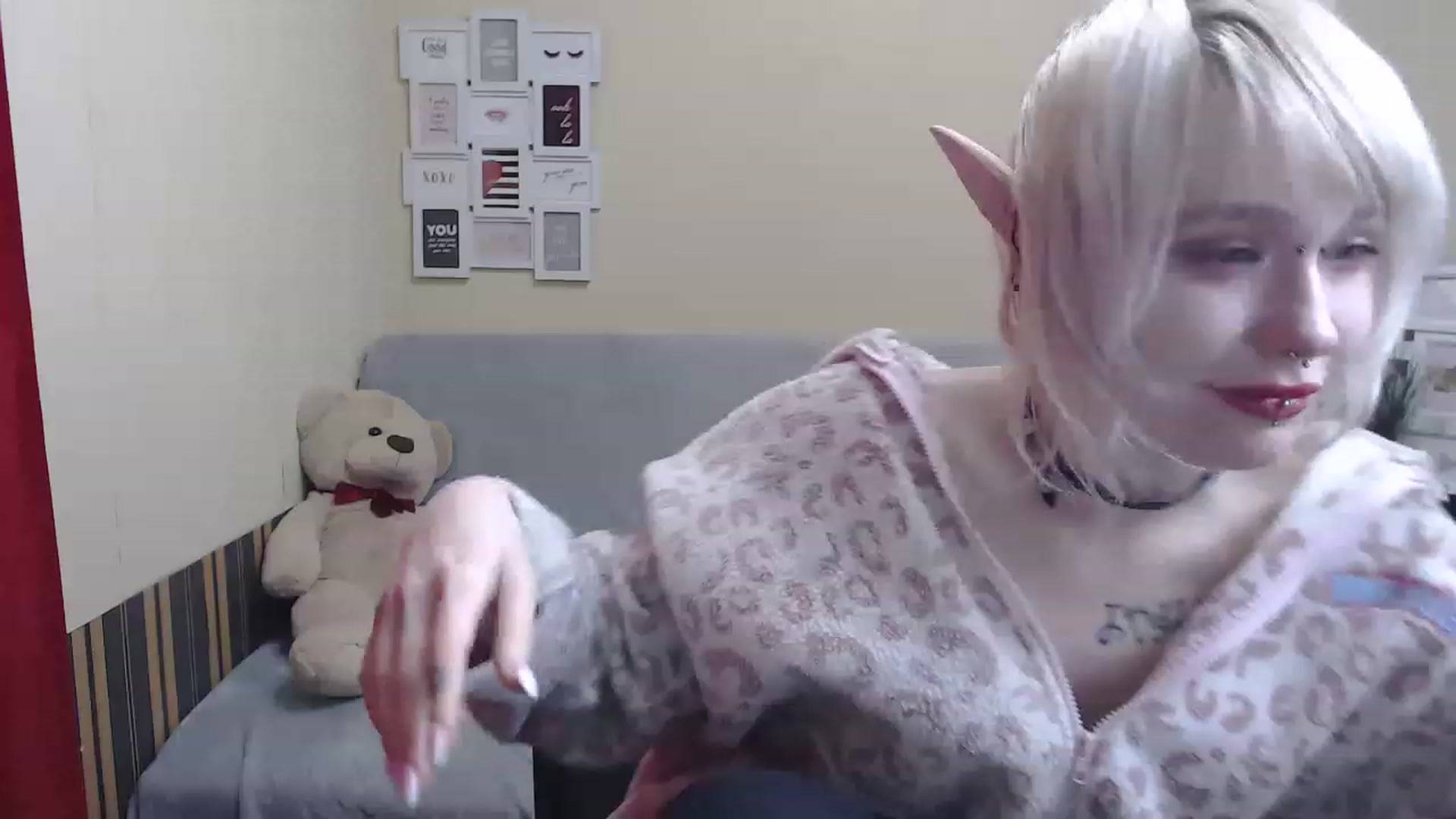 Gallery image thumbnail from Killinna's myfreecams stream on, 12/25/2022, 18:39 image 14 of 20