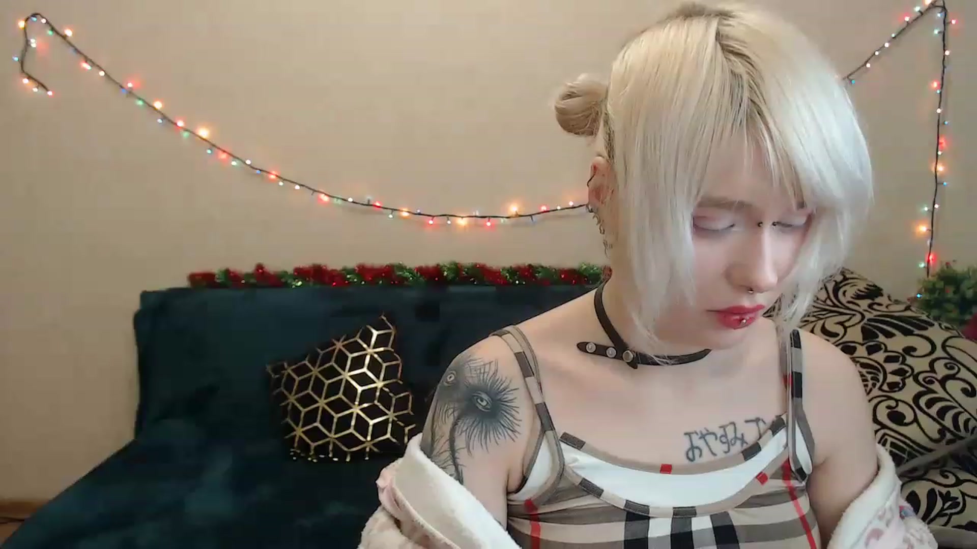 Gallery image thumbnail from Killinna's myfreecams stream on, 12/26/2022, 15:33 image 15 of 20
