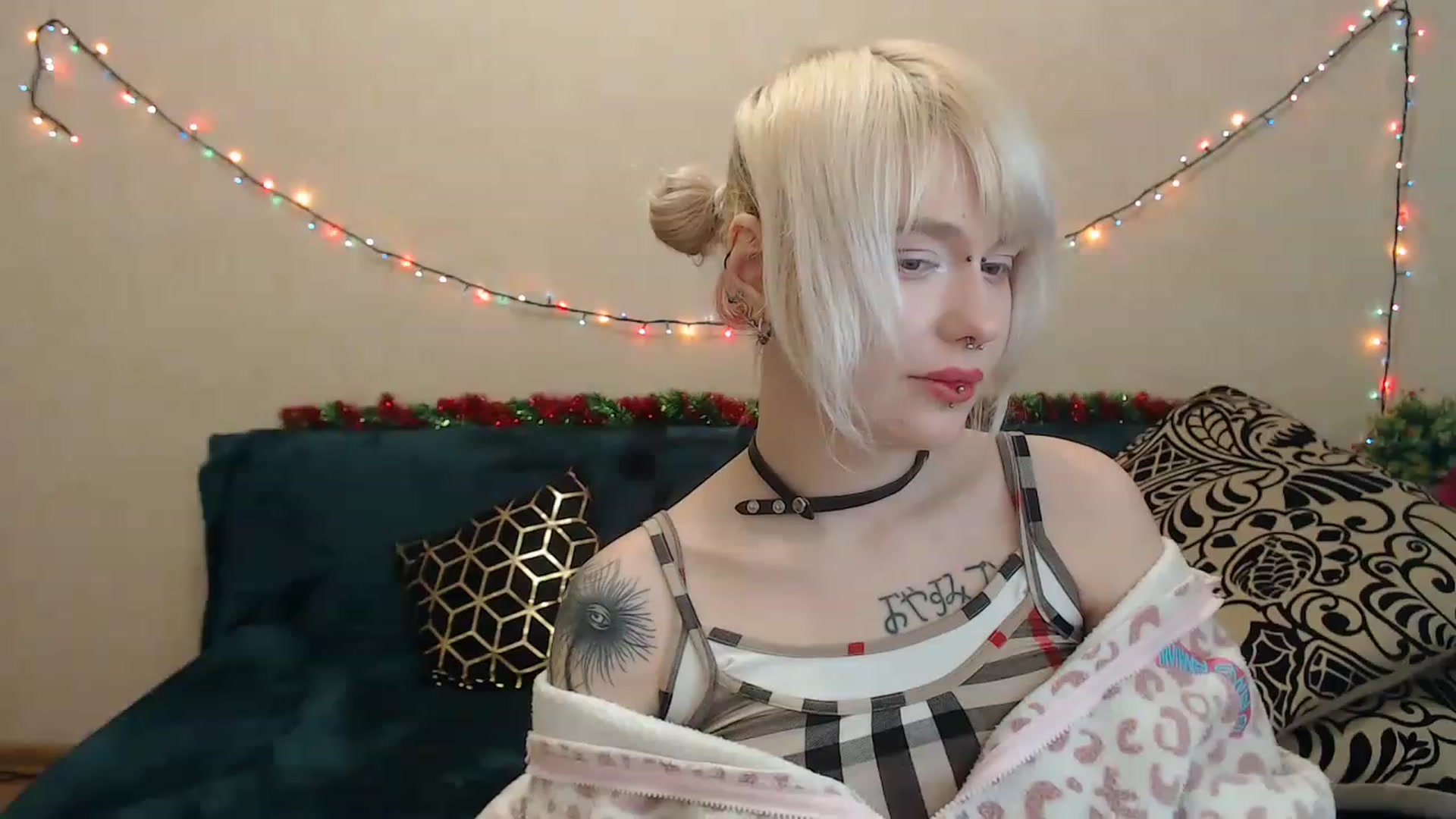 Gallery image thumbnail from Killinna's myfreecams stream on, 12/26/2022, 15:33 image 14 of 20