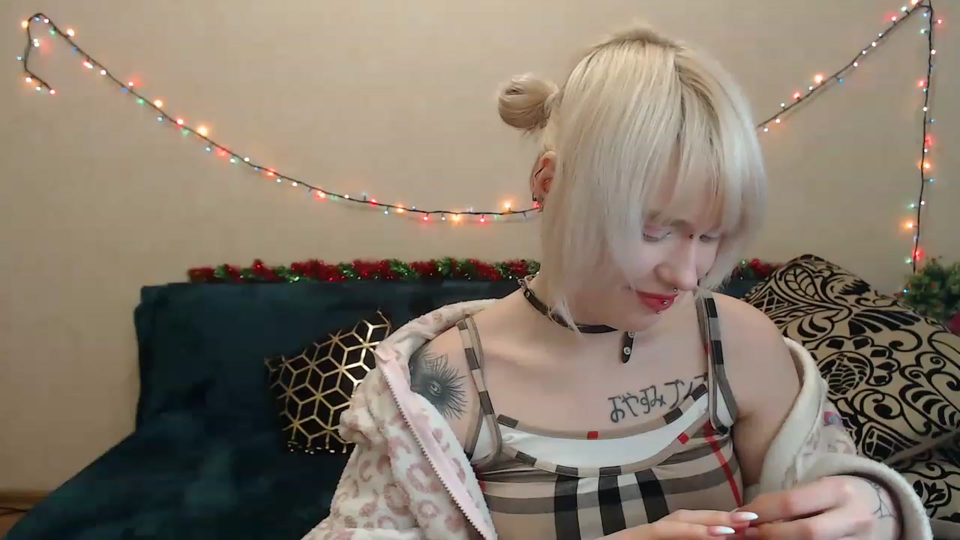 Gallery image thumbnail from Killinna's myfreecams stream on, 12/26/2022, 15:33 image 10 of 20