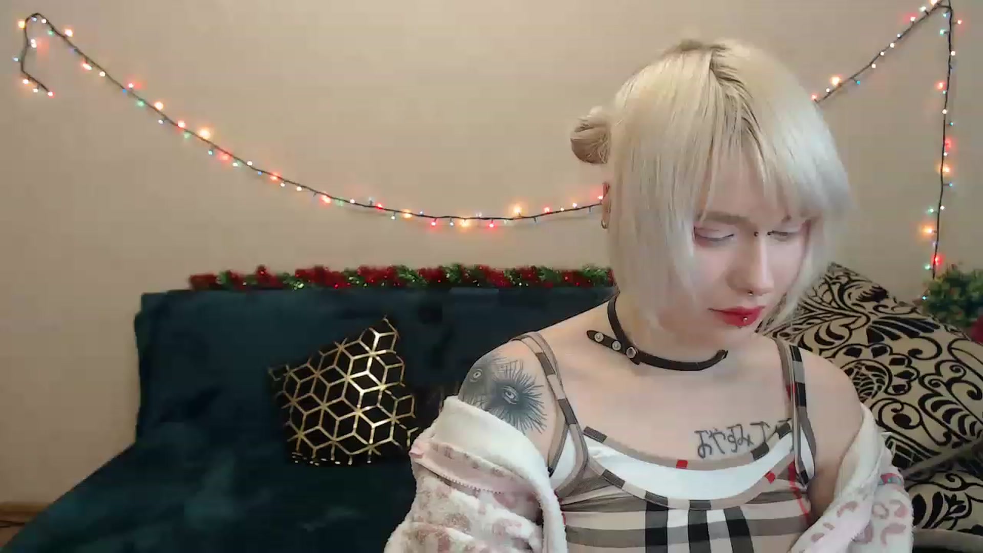 Gallery image thumbnail from Killinna's myfreecams stream on, 12/26/2022, 15:33 image 17 of 20
