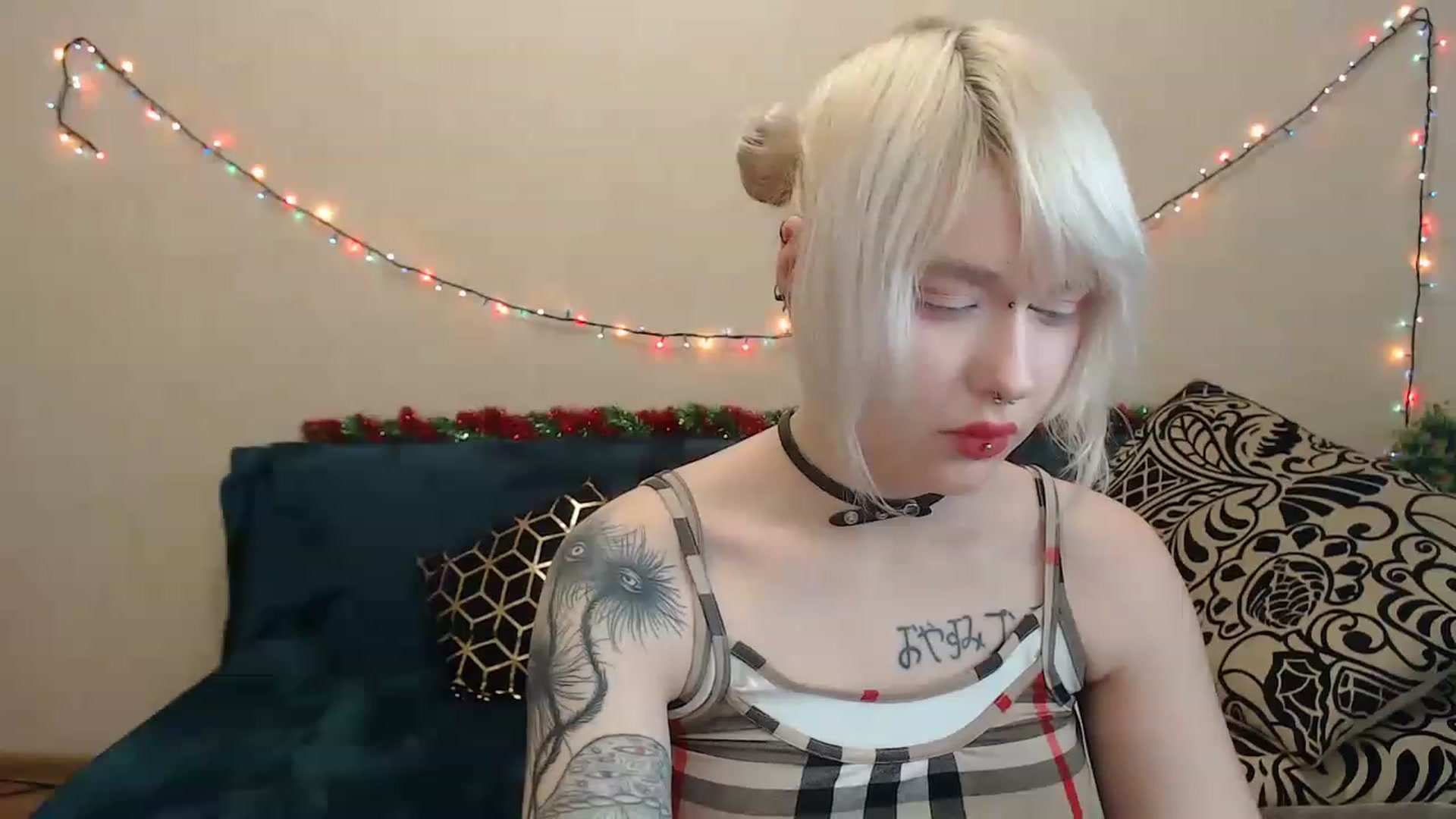 Gallery image thumbnail from Killinna's myfreecams stream on, 12/26/2022, 17:30 image 13 of 20