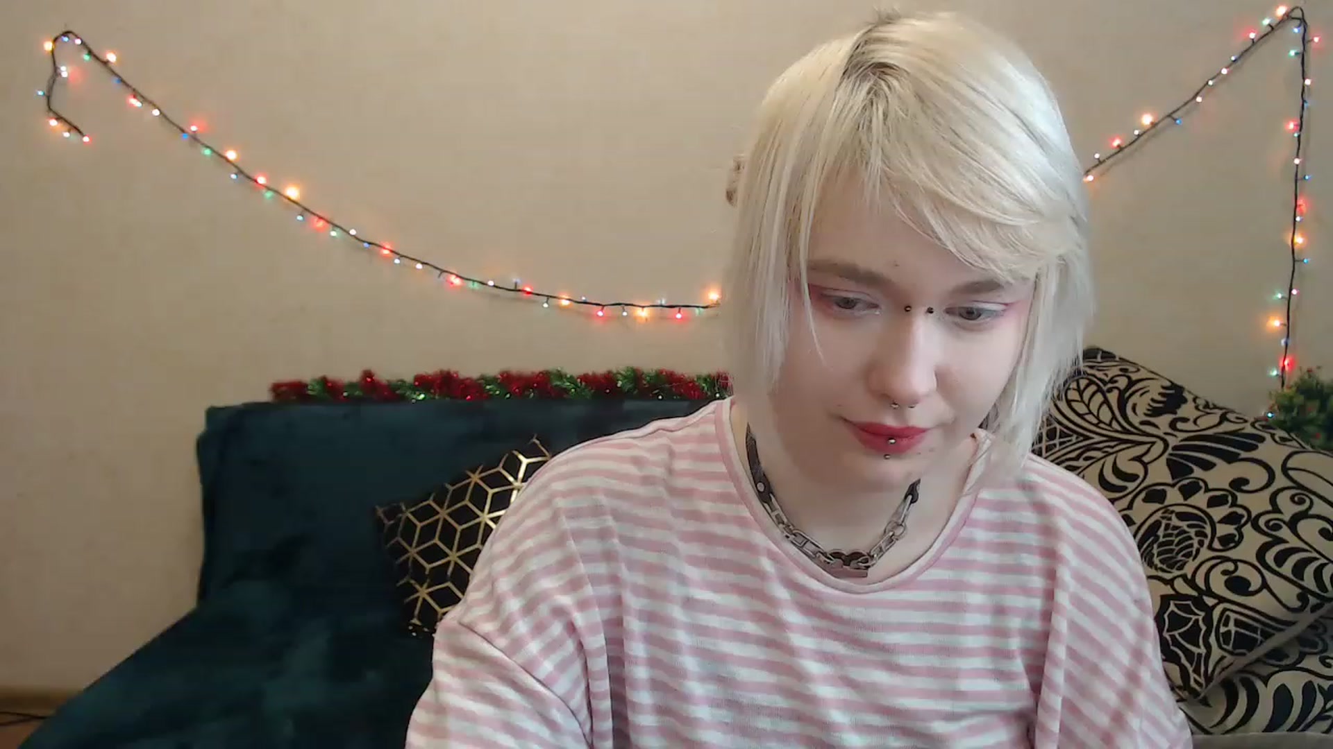 Gallery image thumbnail from Killinna's myfreecams stream on, 12/26/2022, 18:10 image 9 of 20