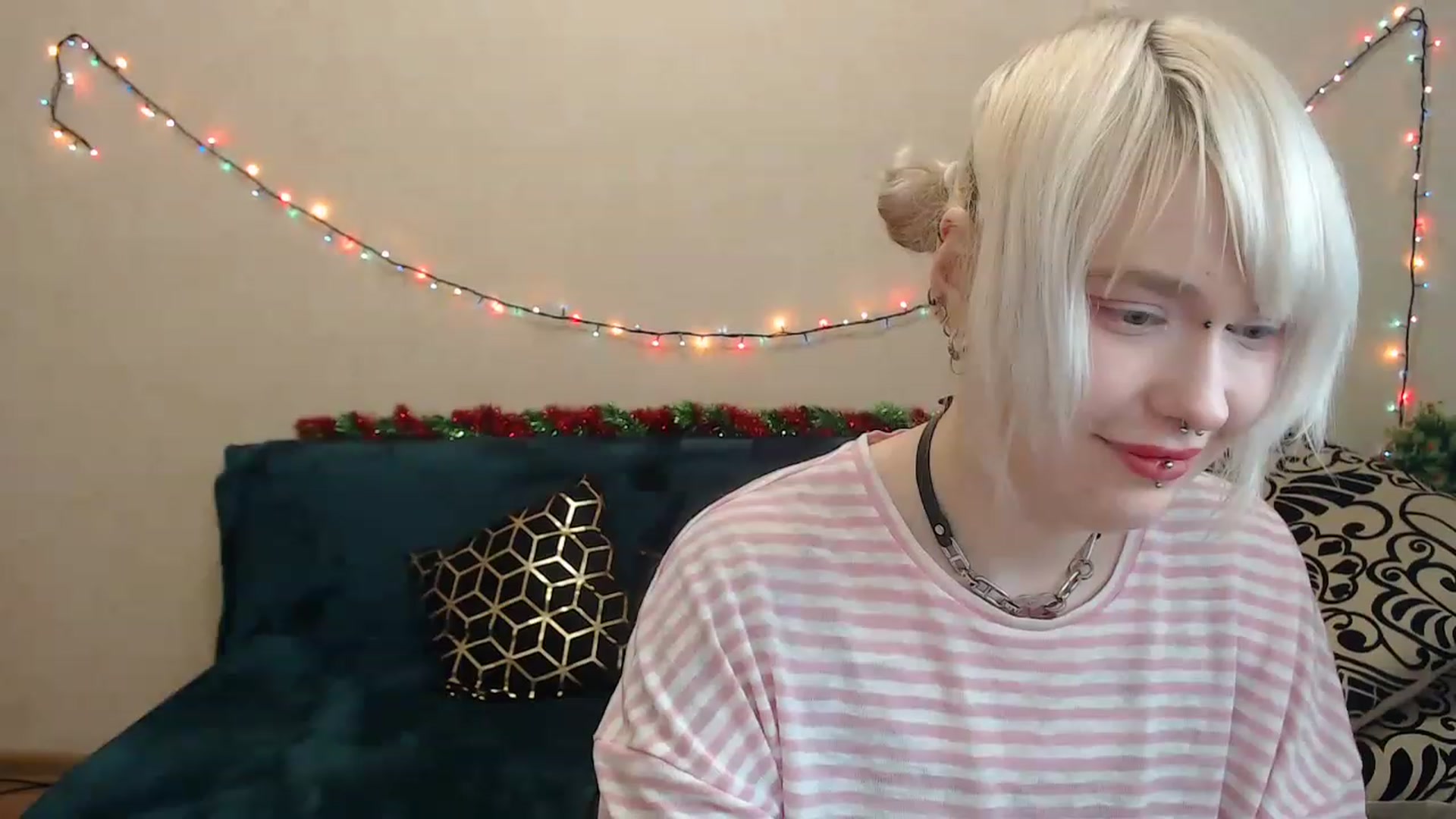 Gallery image thumbnail from Killinna's myfreecams stream on, 12/26/2022, 18:10 image 4 of 20