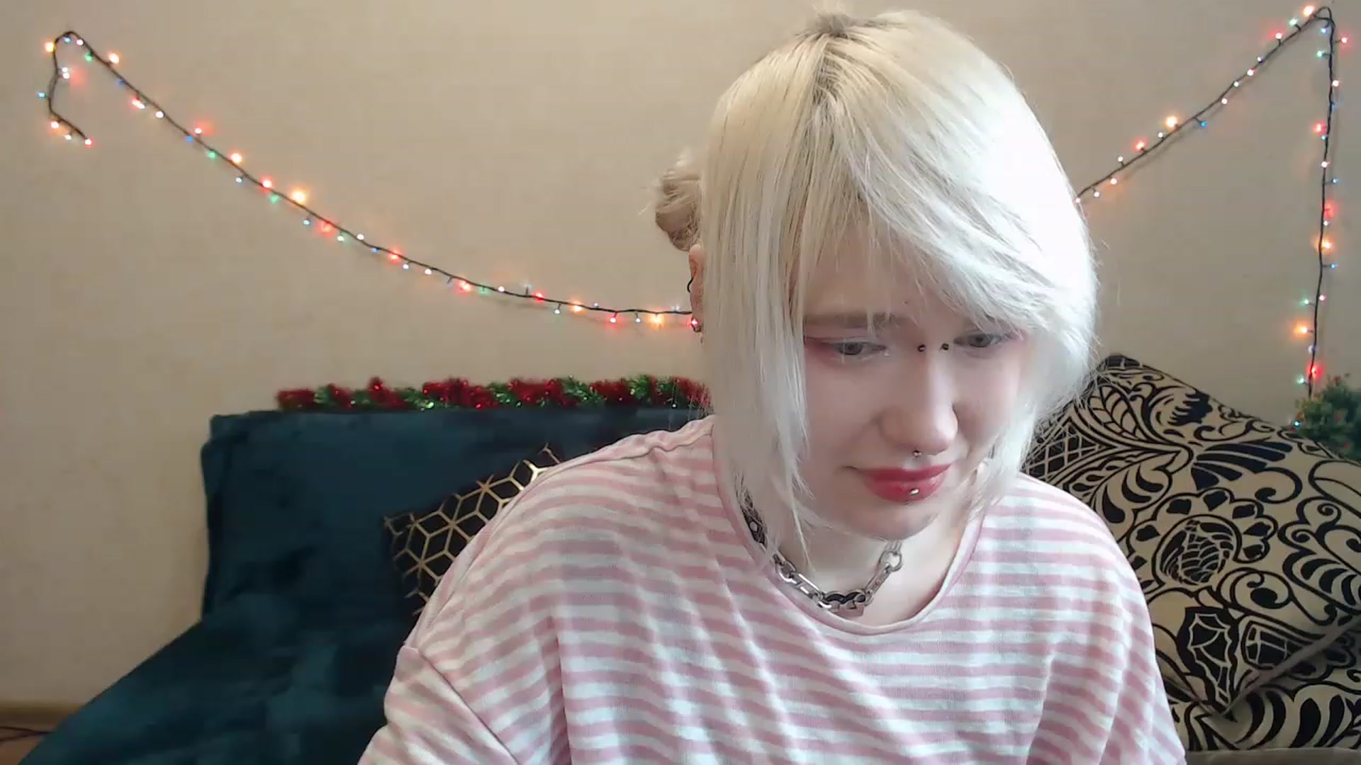 Gallery image thumbnail from Killinna's myfreecams stream on, 12/26/2022, 18:10 image 16 of 20