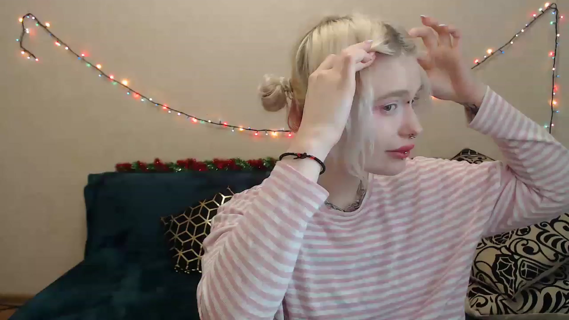 Gallery image thumbnail from Killinna's myfreecams stream on, 12/26/2022, 18:10 image 8 of 20