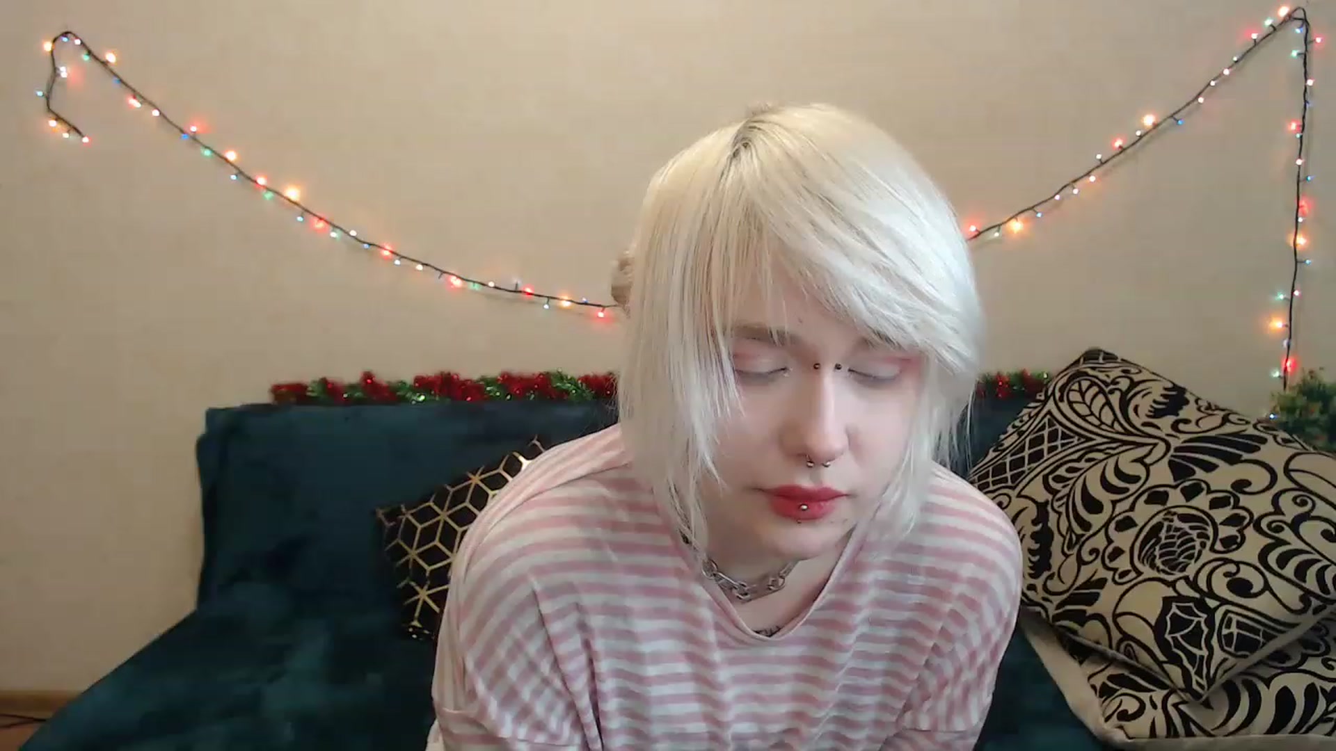 Gallery image thumbnail from Killinna's myfreecams stream on, 12/26/2022, 18:10 image 13 of 20