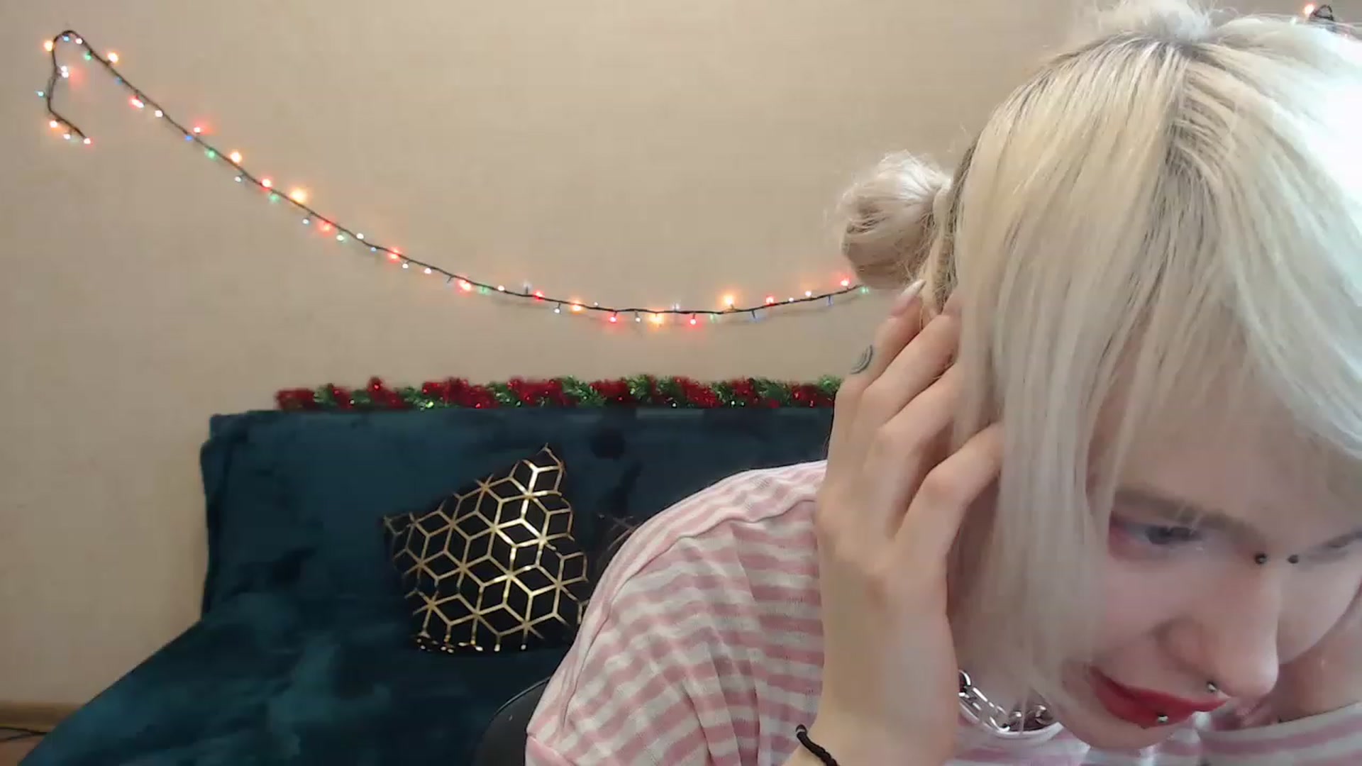 Gallery image thumbnail from Killinna's myfreecams stream on, 12/26/2022, 18:10 image 17 of 20