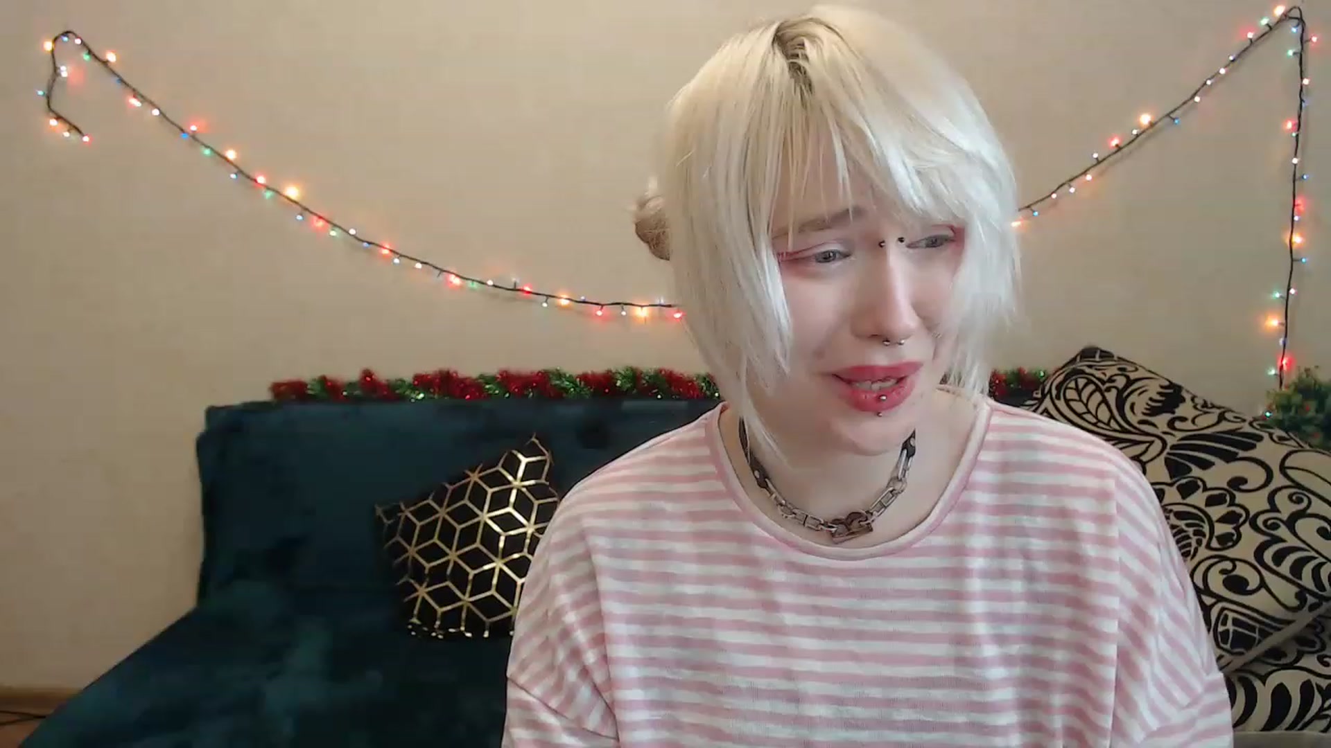 Gallery image thumbnail from Killinna's myfreecams stream on, 12/26/2022, 18:10 image 6 of 20