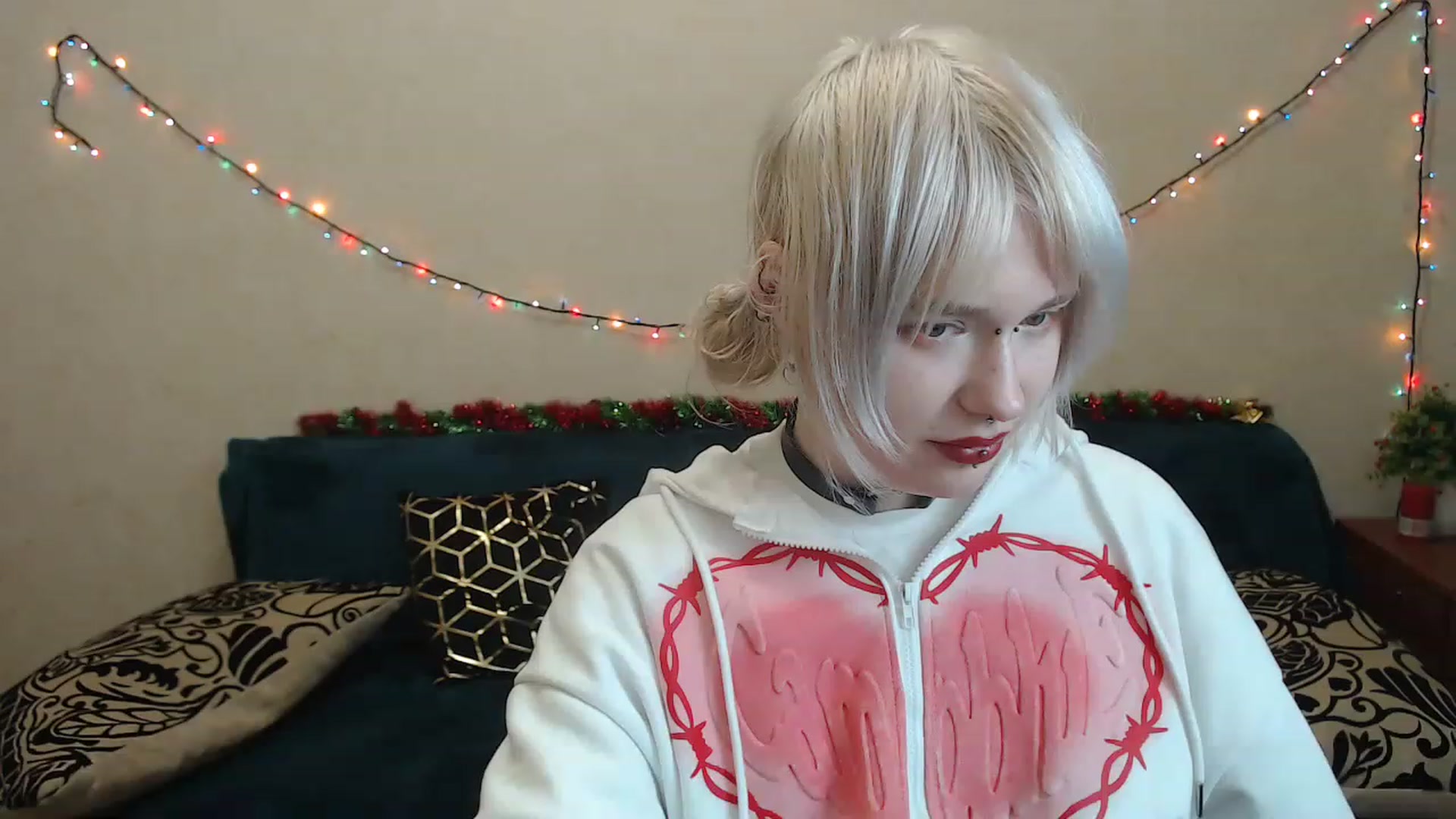 Gallery image thumbnail from Killinna's myfreecams stream on, 01/04/2023, 15:19 image 14 of 20