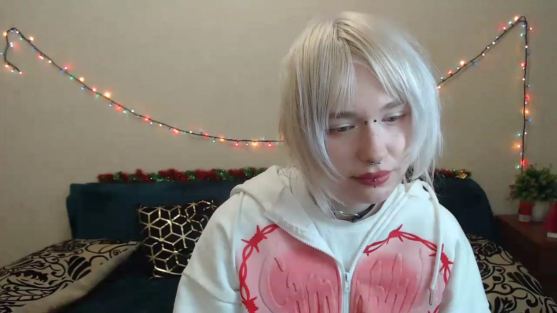 Gallery image thumbnail from Killinna's myfreecams stream on, 01/04/2023, 16:24 image 14 of 20