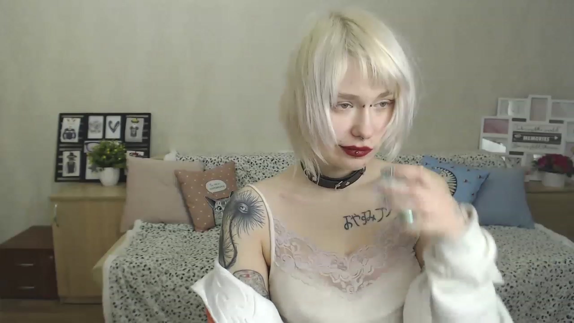 Gallery image thumbnail from Killinna's myfreecams stream on, 01/07/2023, 18:14 image 16 of 20