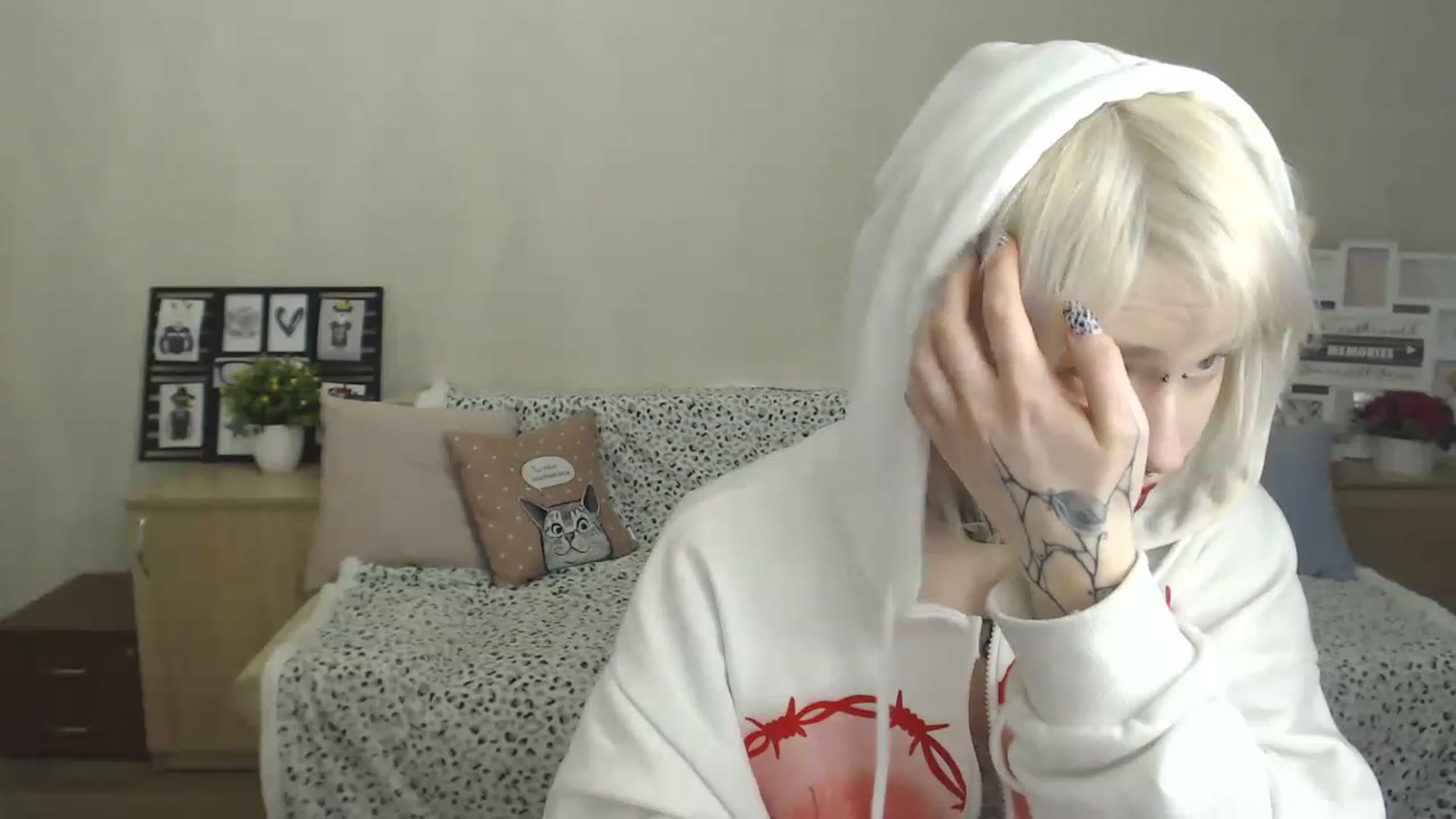 Gallery image thumbnail from Killinna's myfreecams stream on, 01/07/2023, 18:14 image 14 of 20