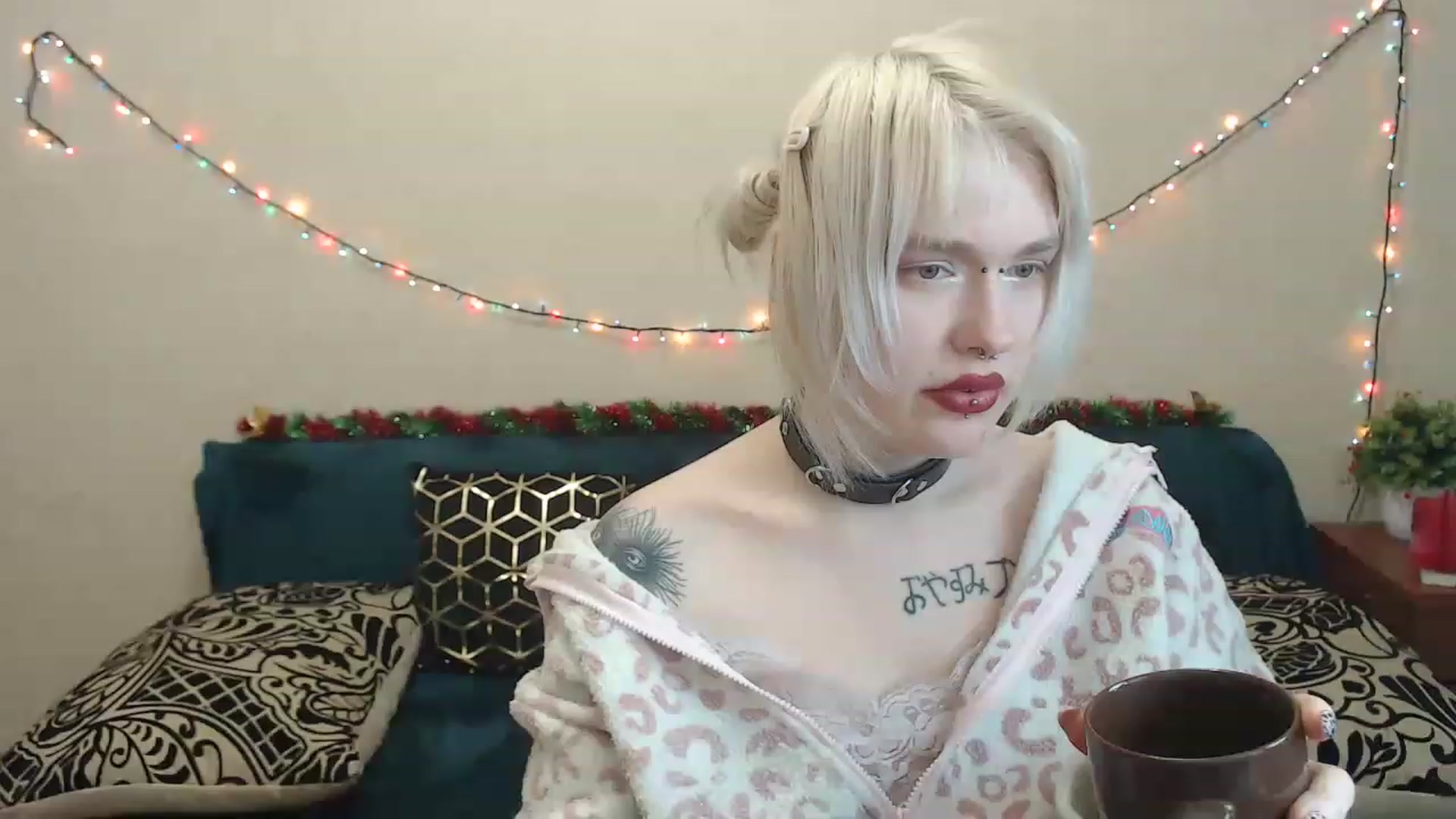 Gallery image thumbnail from Killinna's myfreecams stream on, 01/08/2023, 15:38 image 10 of 20