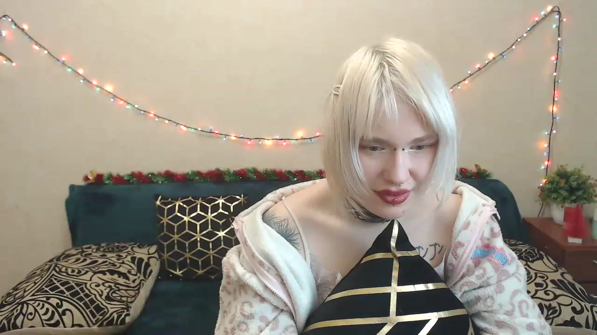Gallery image thumbnail from Killinna's myfreecams stream on, 01/08/2023, 18:10 image 11 of 20