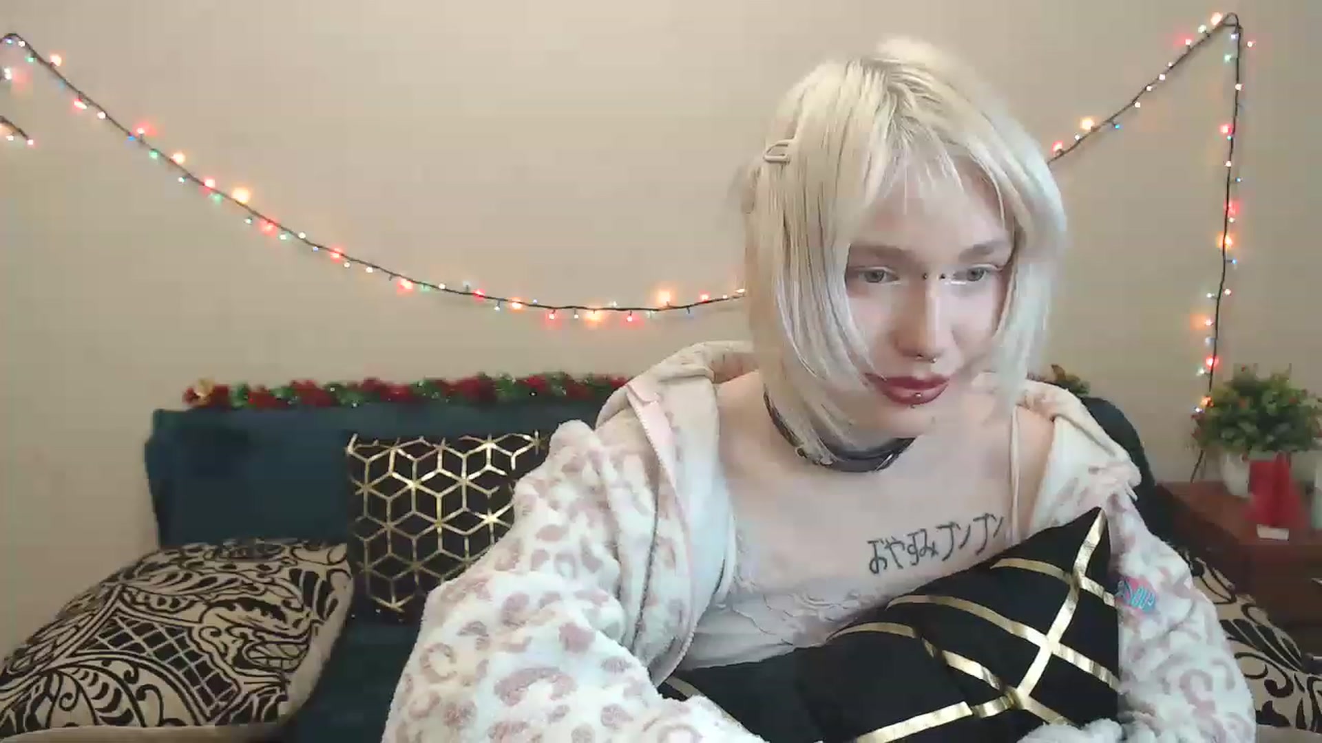 Gallery image thumbnail from Killinna's myfreecams stream on, 01/08/2023, 18:10 image 10 of 20
