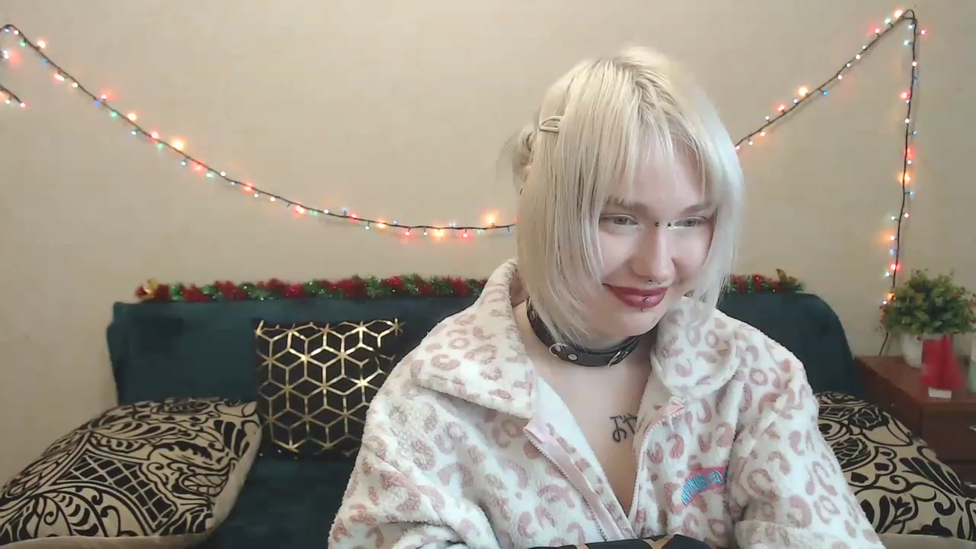 Gallery image thumbnail from Killinna's myfreecams stream on, 01/08/2023, 18:10 image 13 of 20