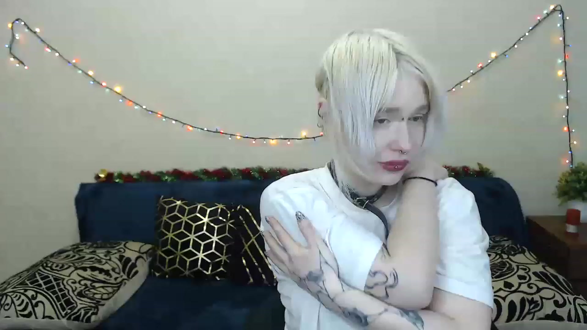 Gallery image thumbnail from Killinna's myfreecams stream on, 01/15/2023, 16:18 image 8 of 20