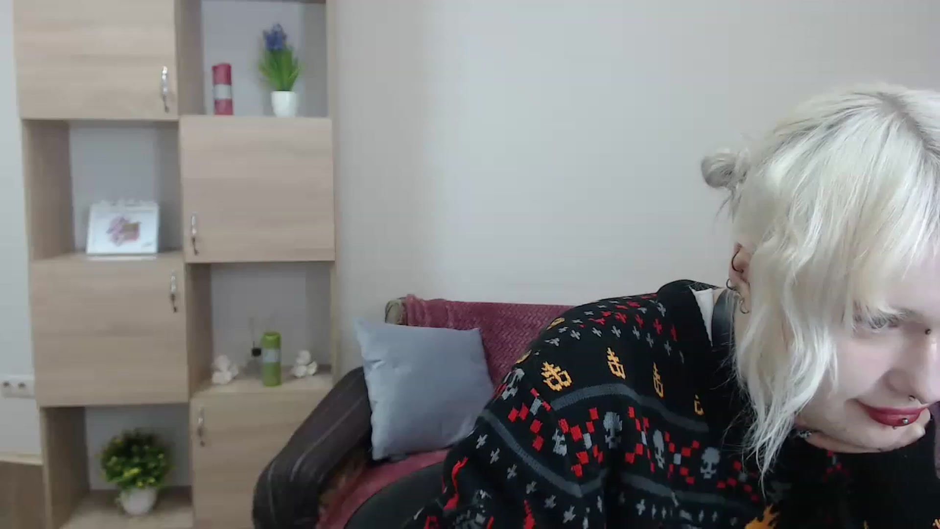 Gallery image thumbnail from Killinna's myfreecams stream on, 01/21/2023, 18:32 image 3 of 20