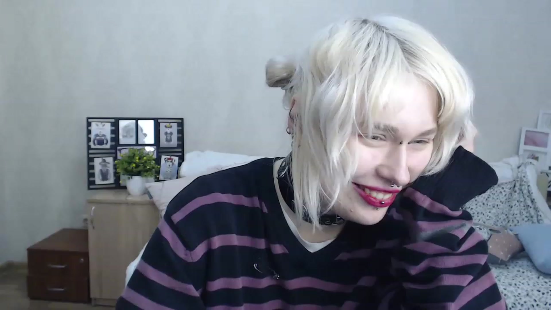 Gallery image thumbnail from Killinna's myfreecams stream on, 01/22/2023, 18:31 image 17 of 20