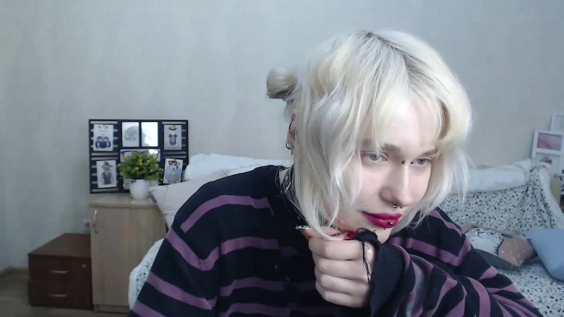 Gallery image thumbnail from Killinna's myfreecams stream on, 01/22/2023, 18:31 image 14 of 20