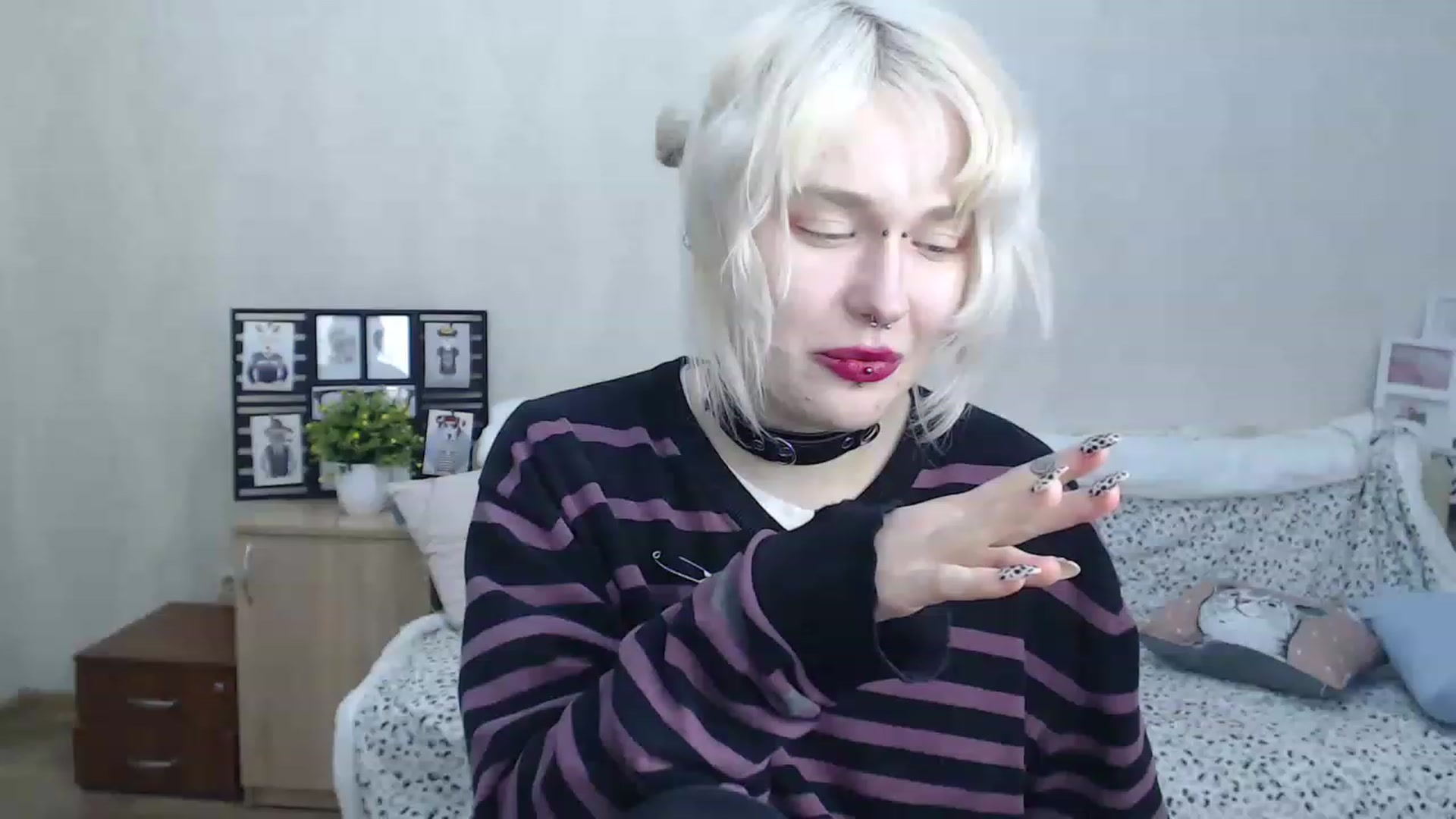 Gallery image thumbnail from Killinna's myfreecams stream on, 01/22/2023, 18:31 image 8 of 20