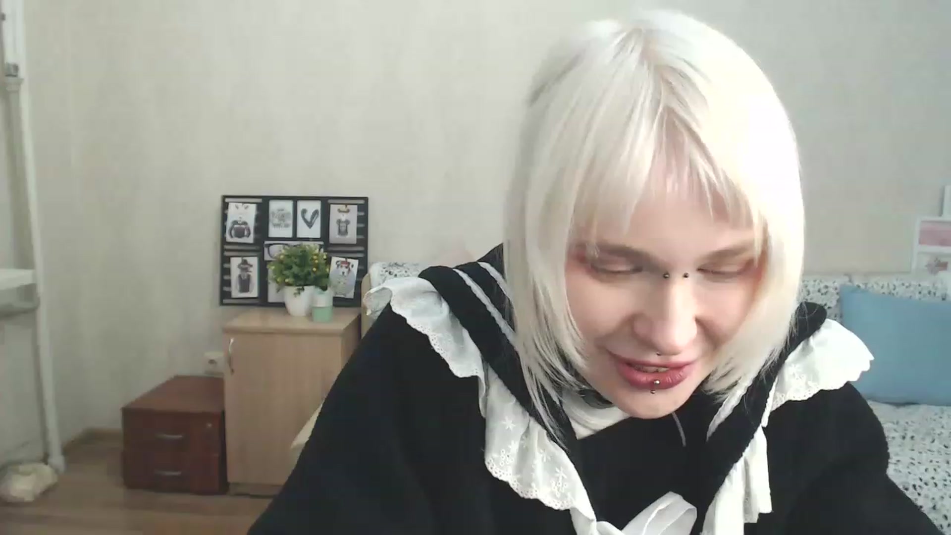 Gallery image thumbnail from Killinna's myfreecams stream on, 02/11/2023, 18:32 image 13 of 20