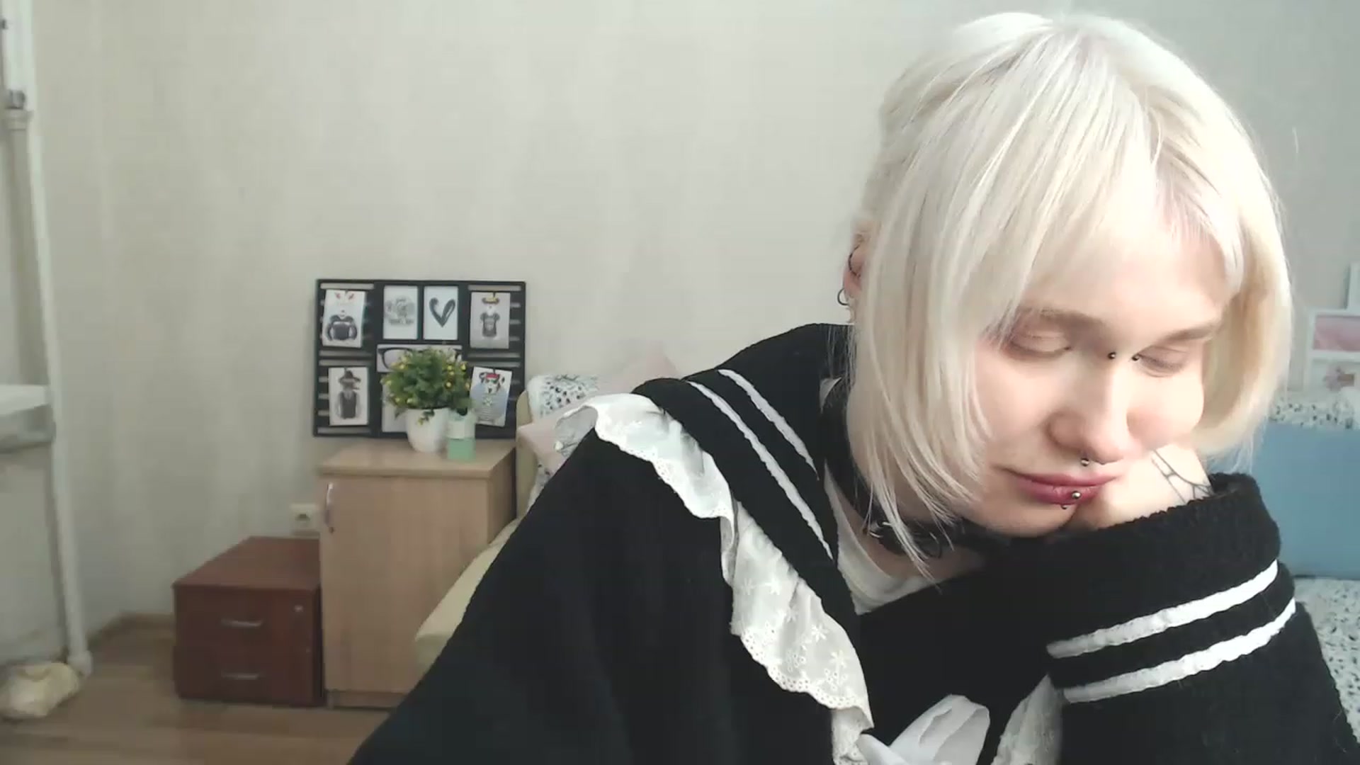 Gallery image thumbnail from Killinna's myfreecams stream on, 02/11/2023, 18:32 image 12 of 20