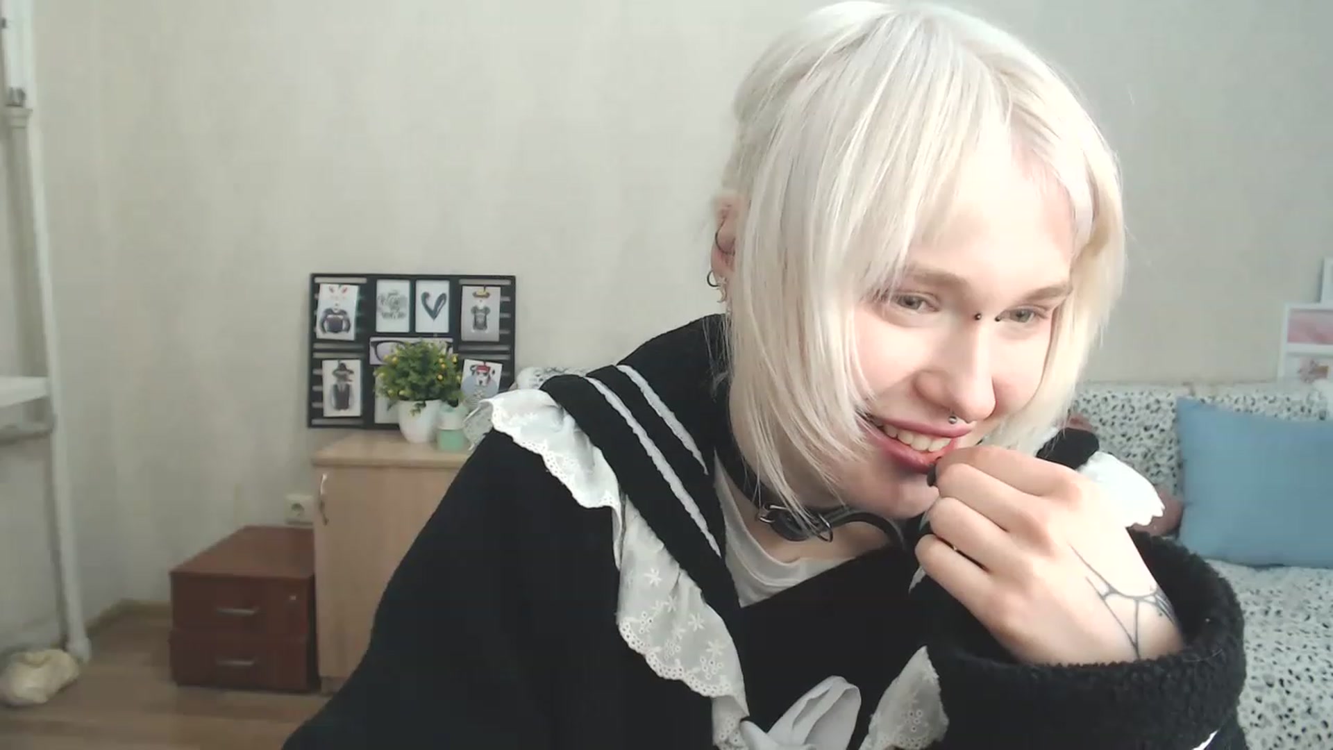 Gallery image thumbnail from Killinna's myfreecams stream on, 02/11/2023, 18:32 image 11 of 20