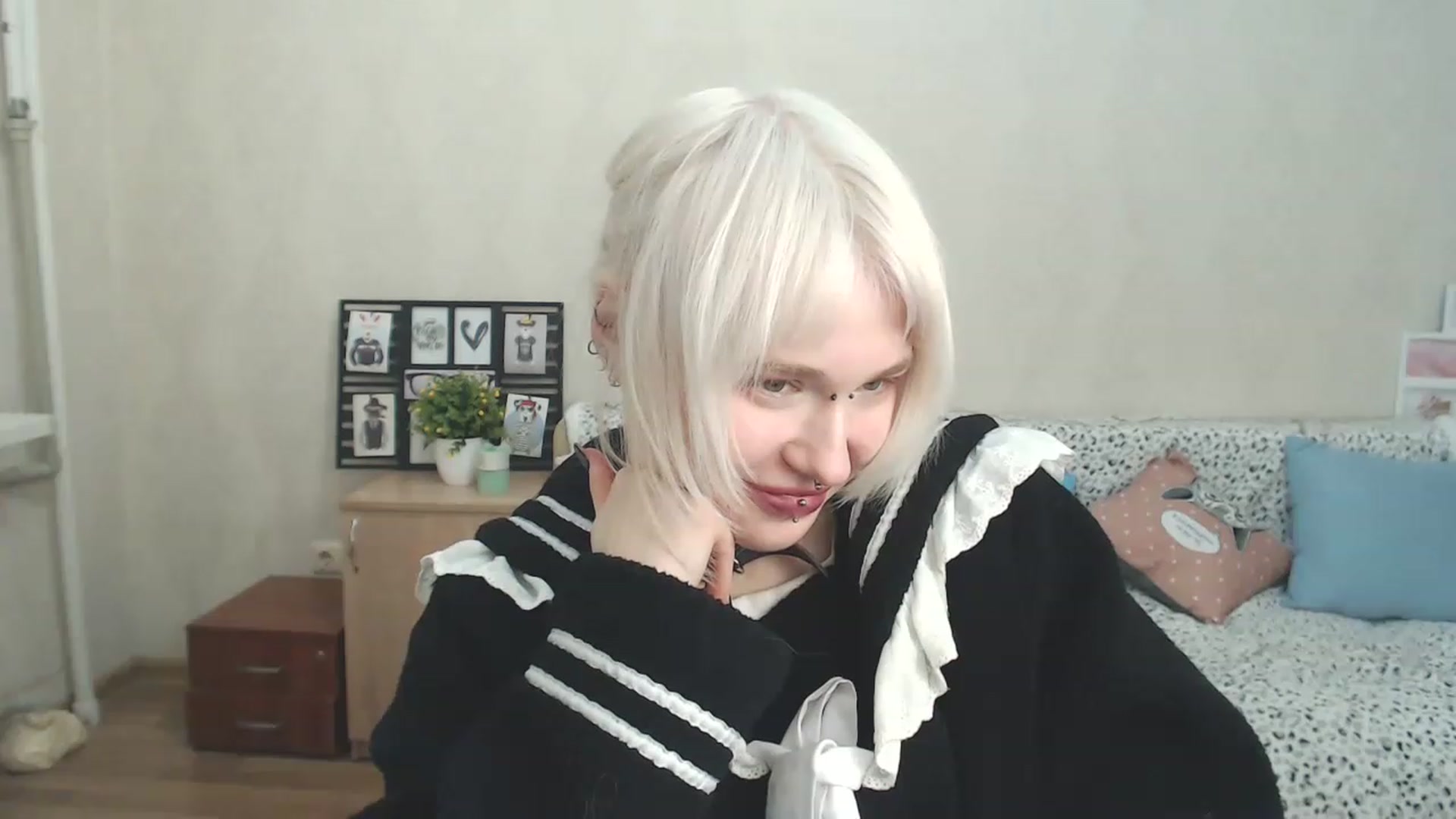 Gallery image thumbnail from Killinna's myfreecams stream on, 02/11/2023, 18:32 image 6 of 20