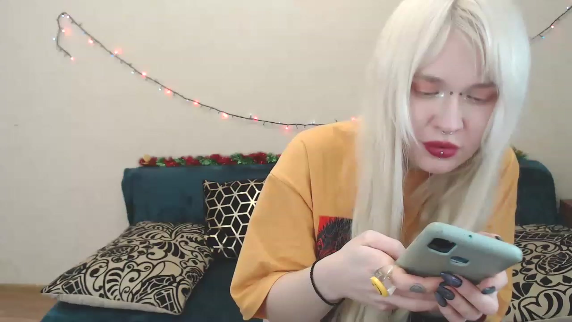 Gallery image thumbnail from Killinna's myfreecams stream on, 02/19/2023, 18:07 image 18 of 20