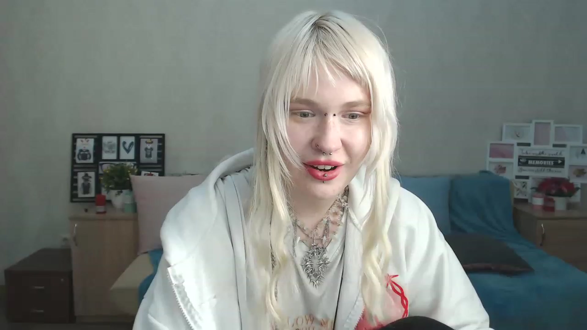 Gallery image thumbnail from Killinna's myfreecams stream on, 03/12/2023, 16:46 image 4 of 20