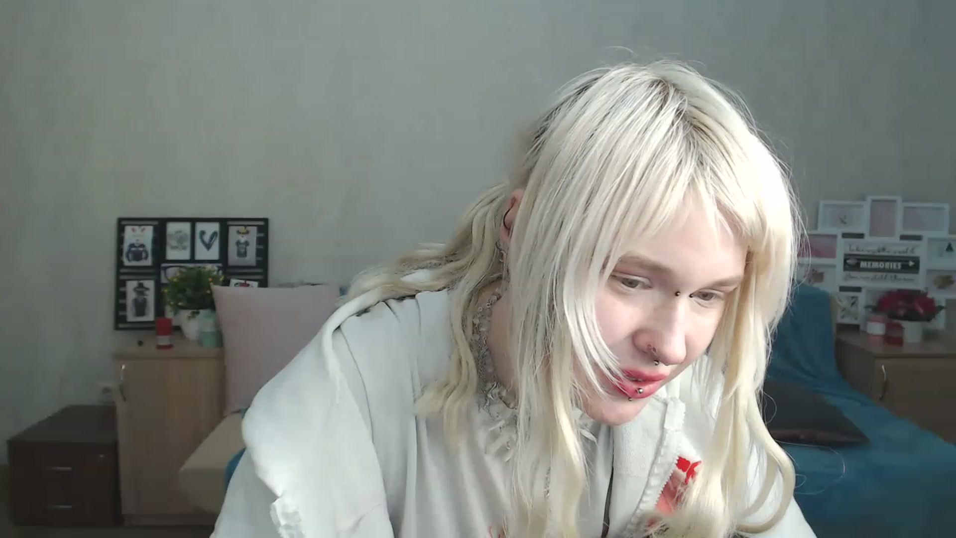 Gallery image thumbnail from Killinna's myfreecams stream on, 03/12/2023, 16:46 image 7 of 20