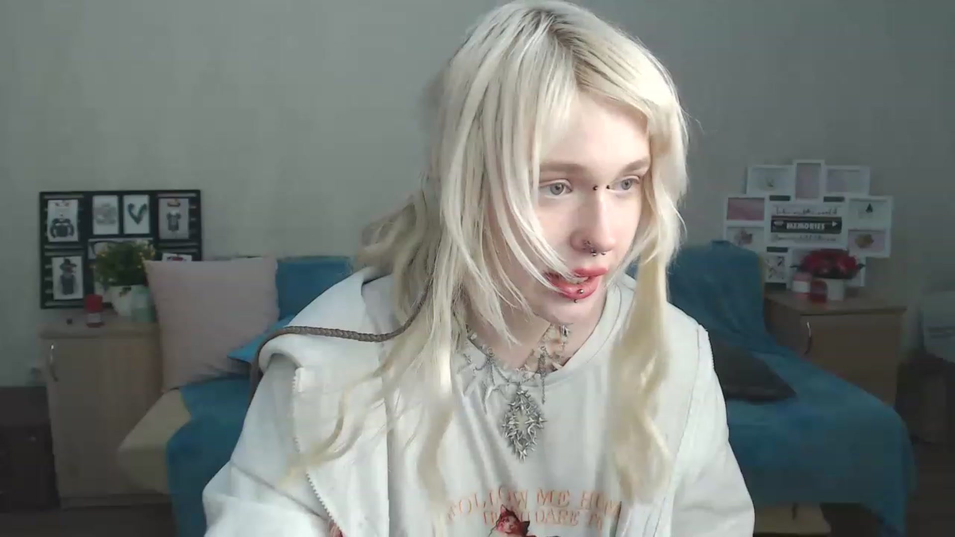 Gallery image thumbnail from Killinna's myfreecams stream on, 03/12/2023, 16:46 image 20 of 20