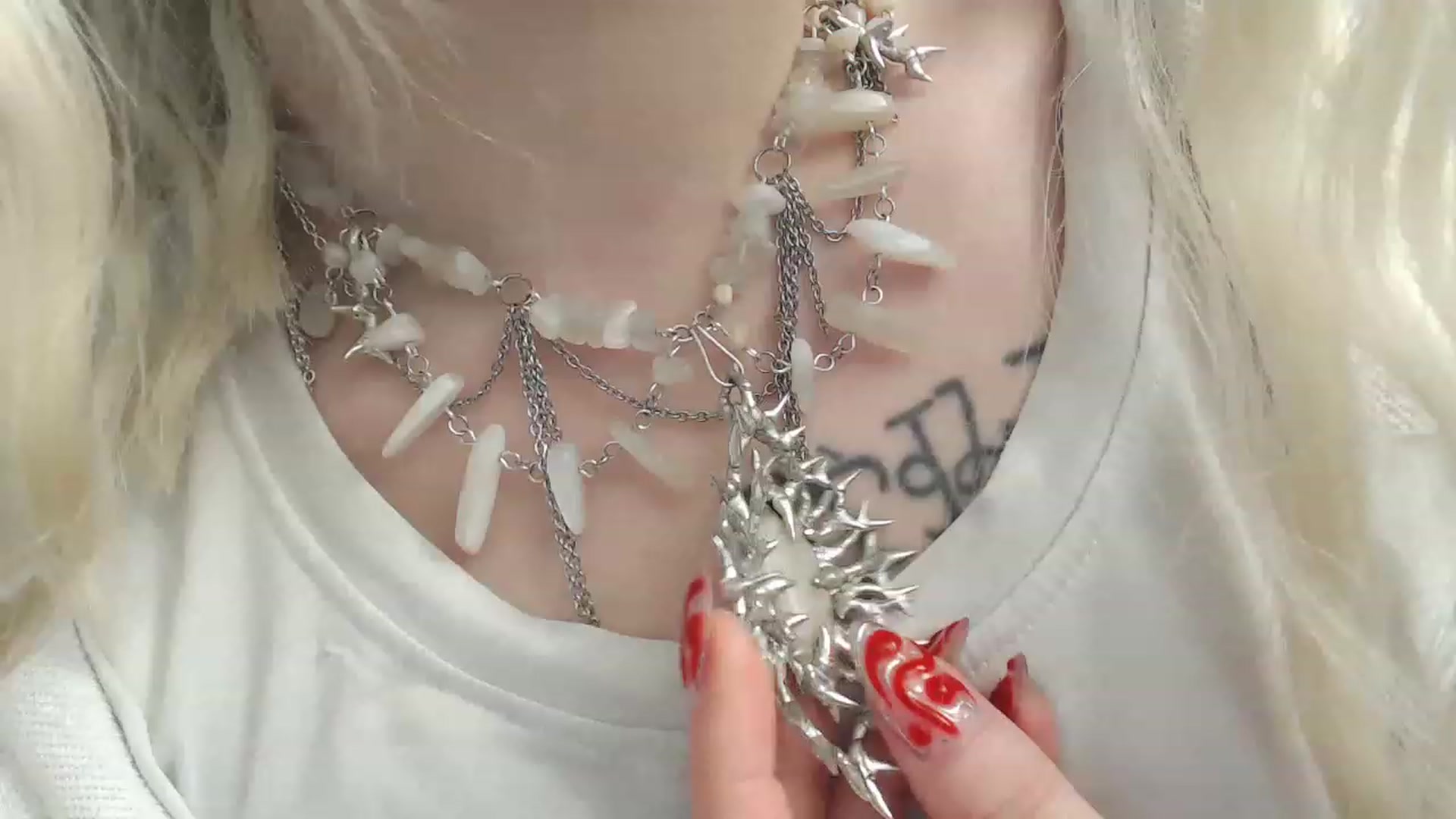 Gallery image thumbnail from Killinna's myfreecams stream on, 03/12/2023, 16:46 image 15 of 20