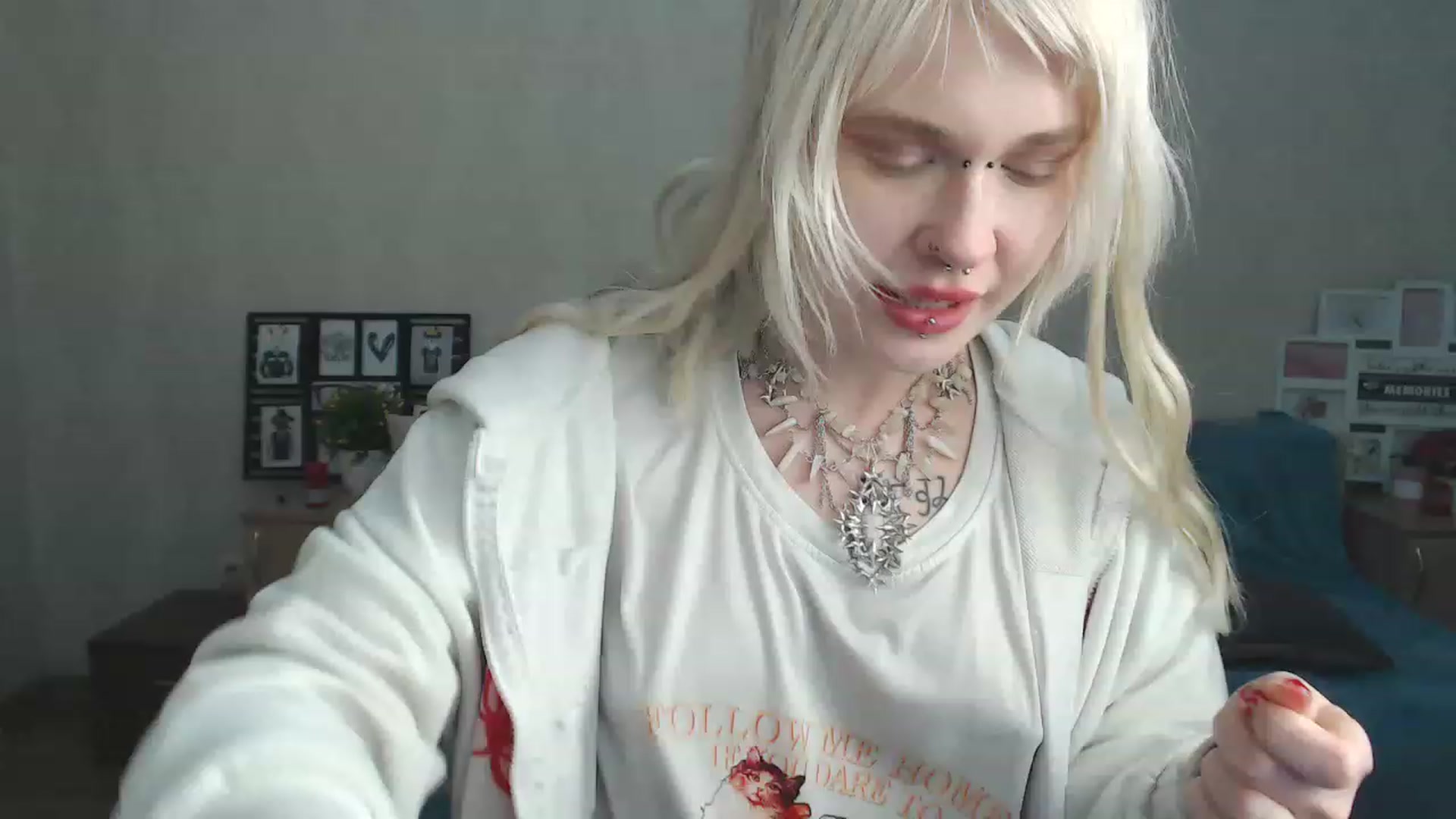 Gallery image thumbnail from Killinna's myfreecams stream on, 03/12/2023, 16:46 image 14 of 20