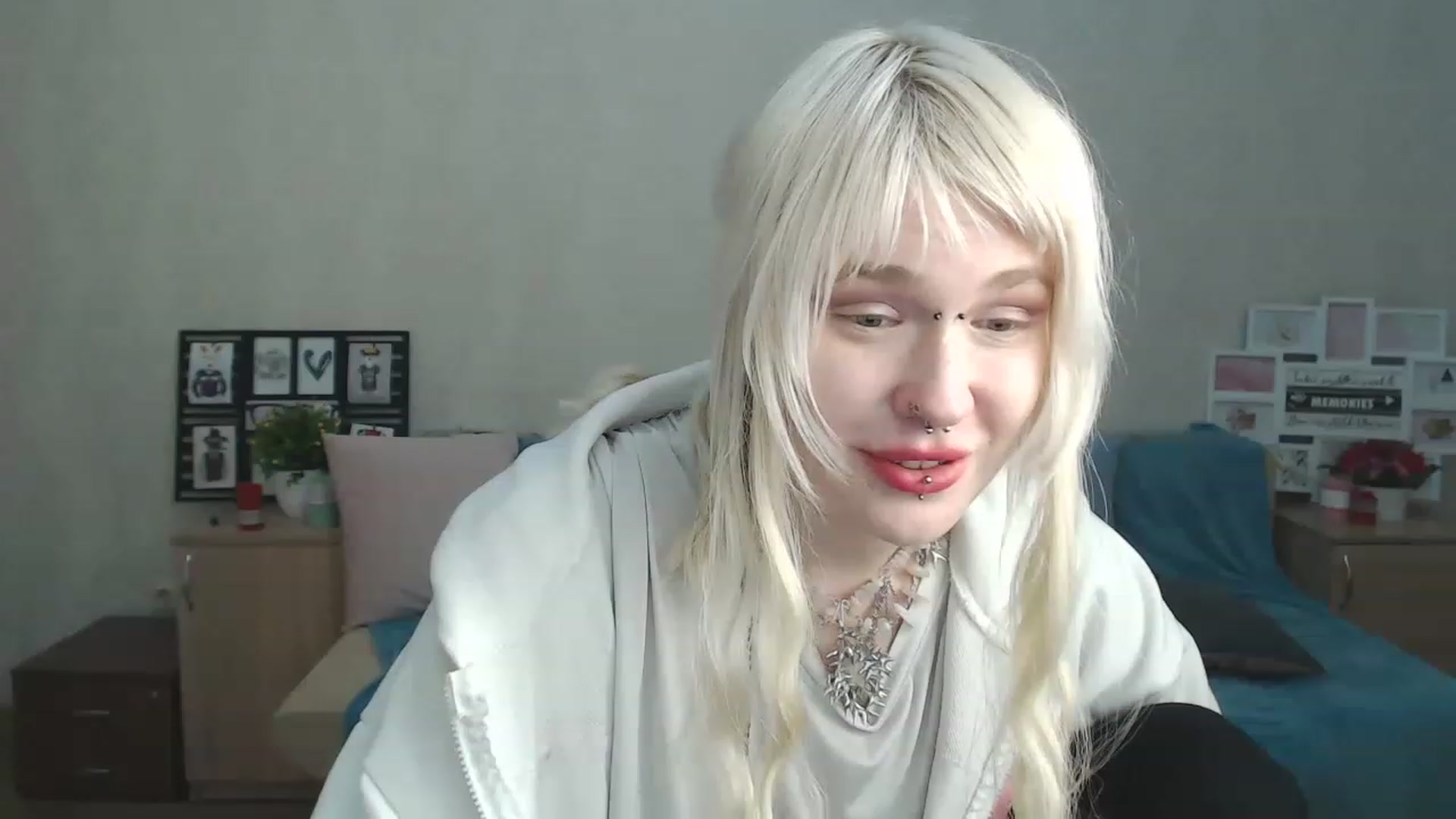 Gallery image thumbnail from Killinna's myfreecams stream on, 03/12/2023, 16:46 image 2 of 20