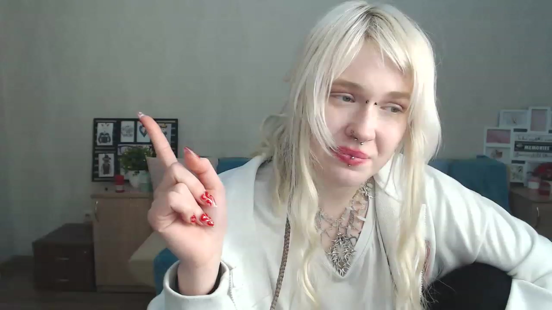 Gallery image thumbnail from Killinna's myfreecams stream on, 03/12/2023, 16:46 image 13 of 20